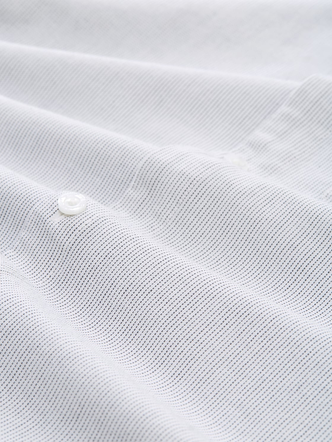 Relaxed Fit Hemd aus Baumwolle - white small stripe - Material-Ansicht