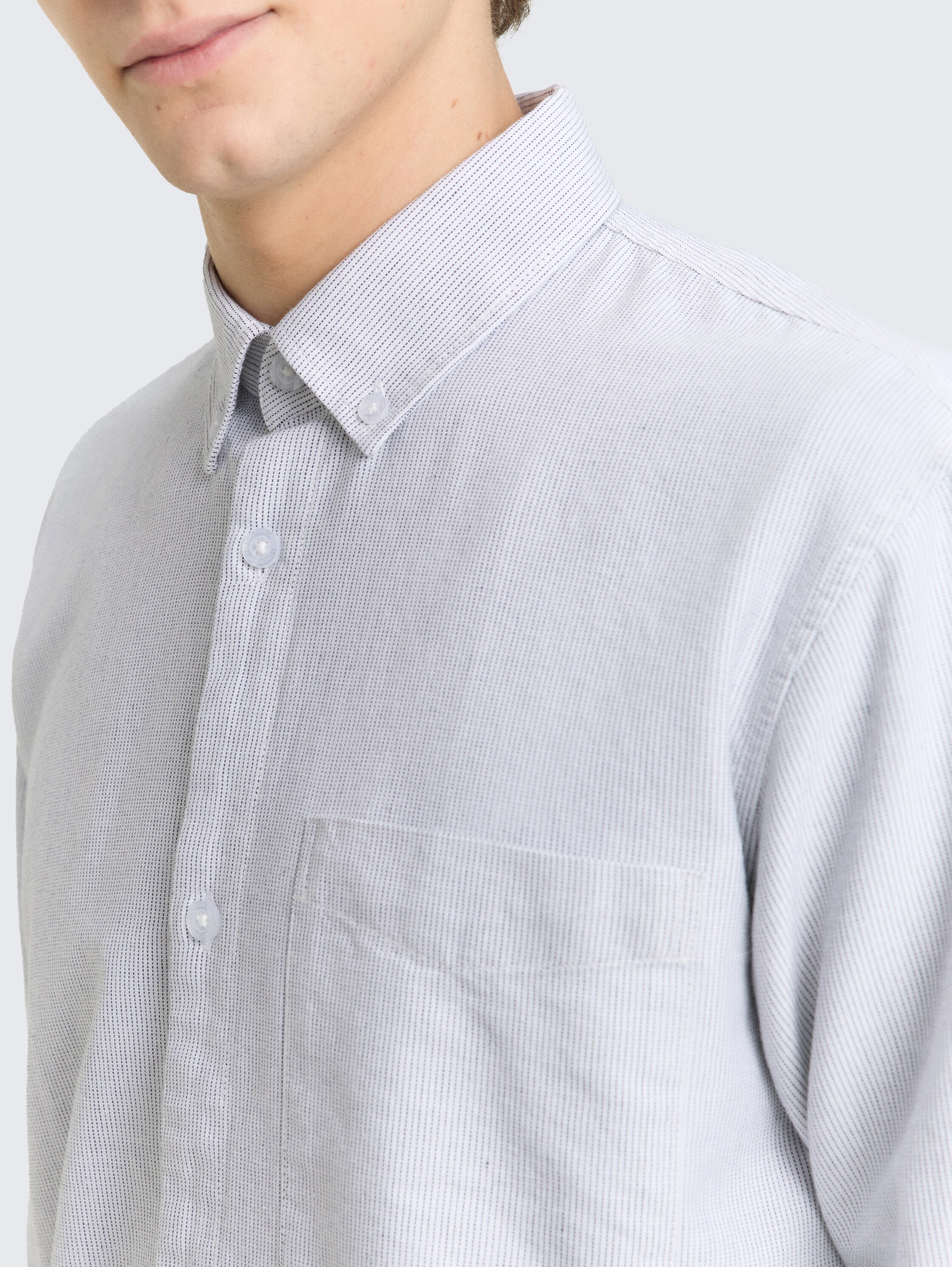 Relaxed fit cotton shirt - white_small_stripe - 