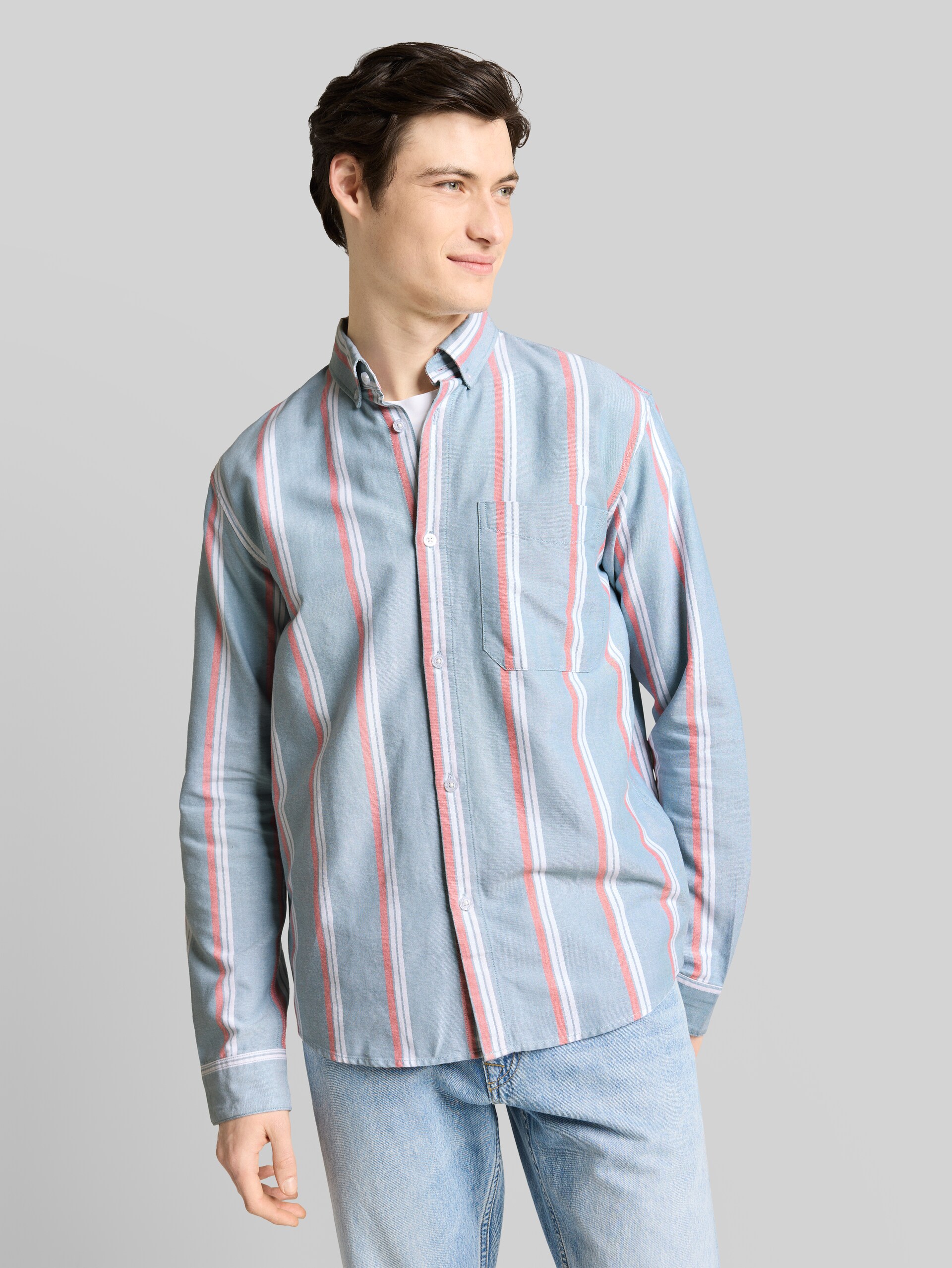 Chemise en coton coupe décontractée - citadel blue stripe - Découpe Vue de face du modèle