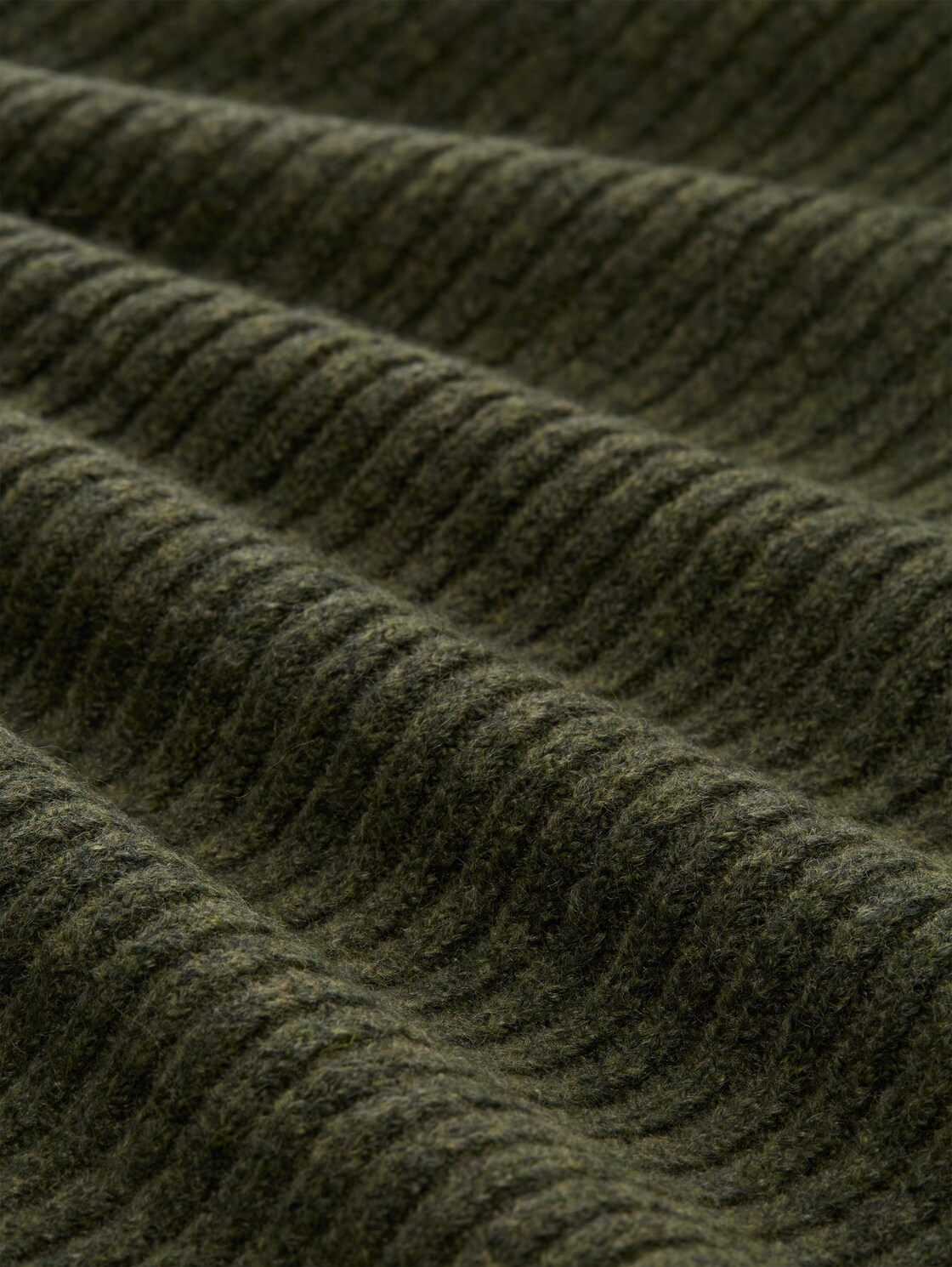 Strickkleid mit Stehkragen - grape leaf green melange - Material-Ansicht