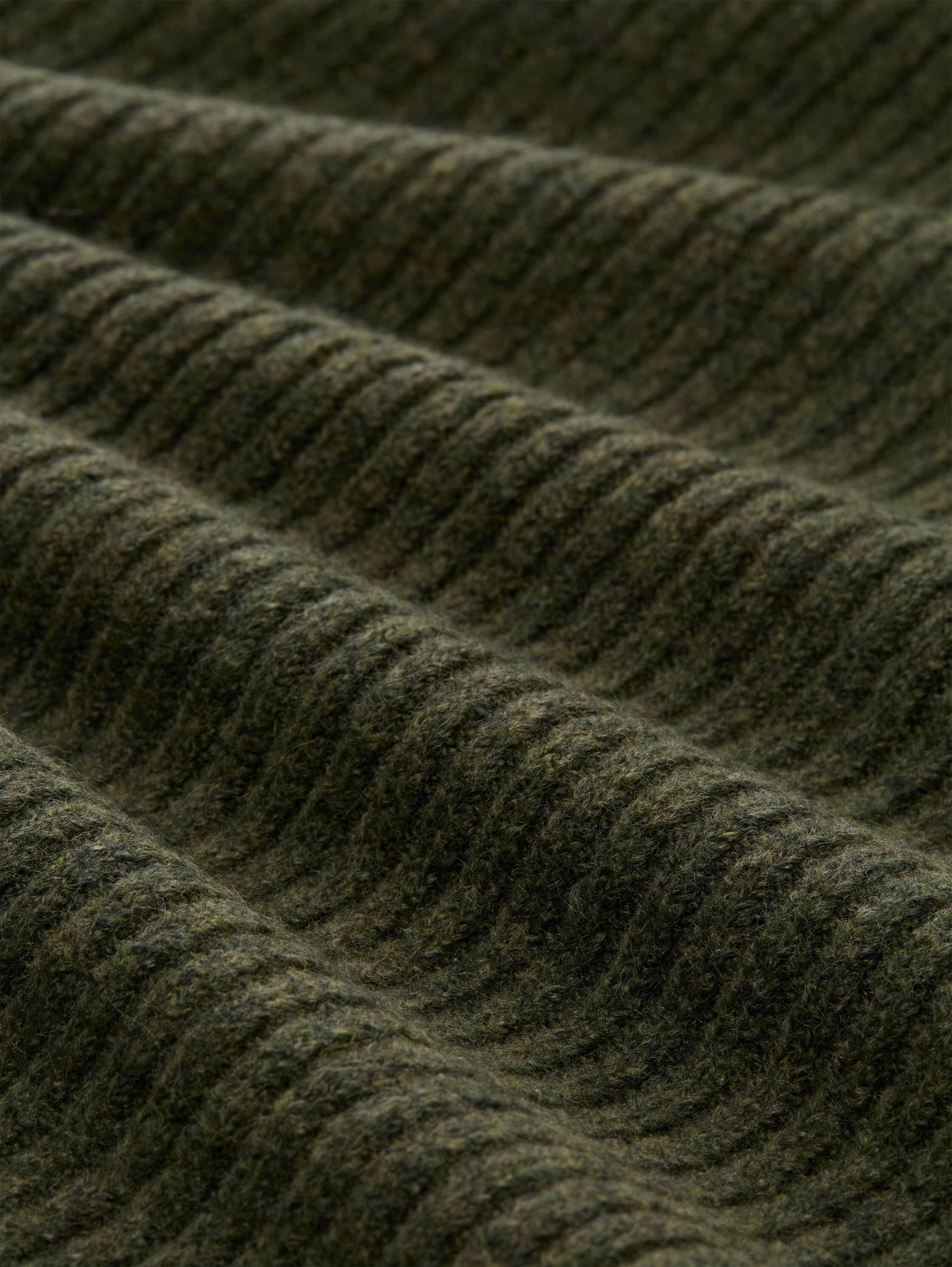 Knitted dress with stand-up collar - grape_leaf_green_melange - 