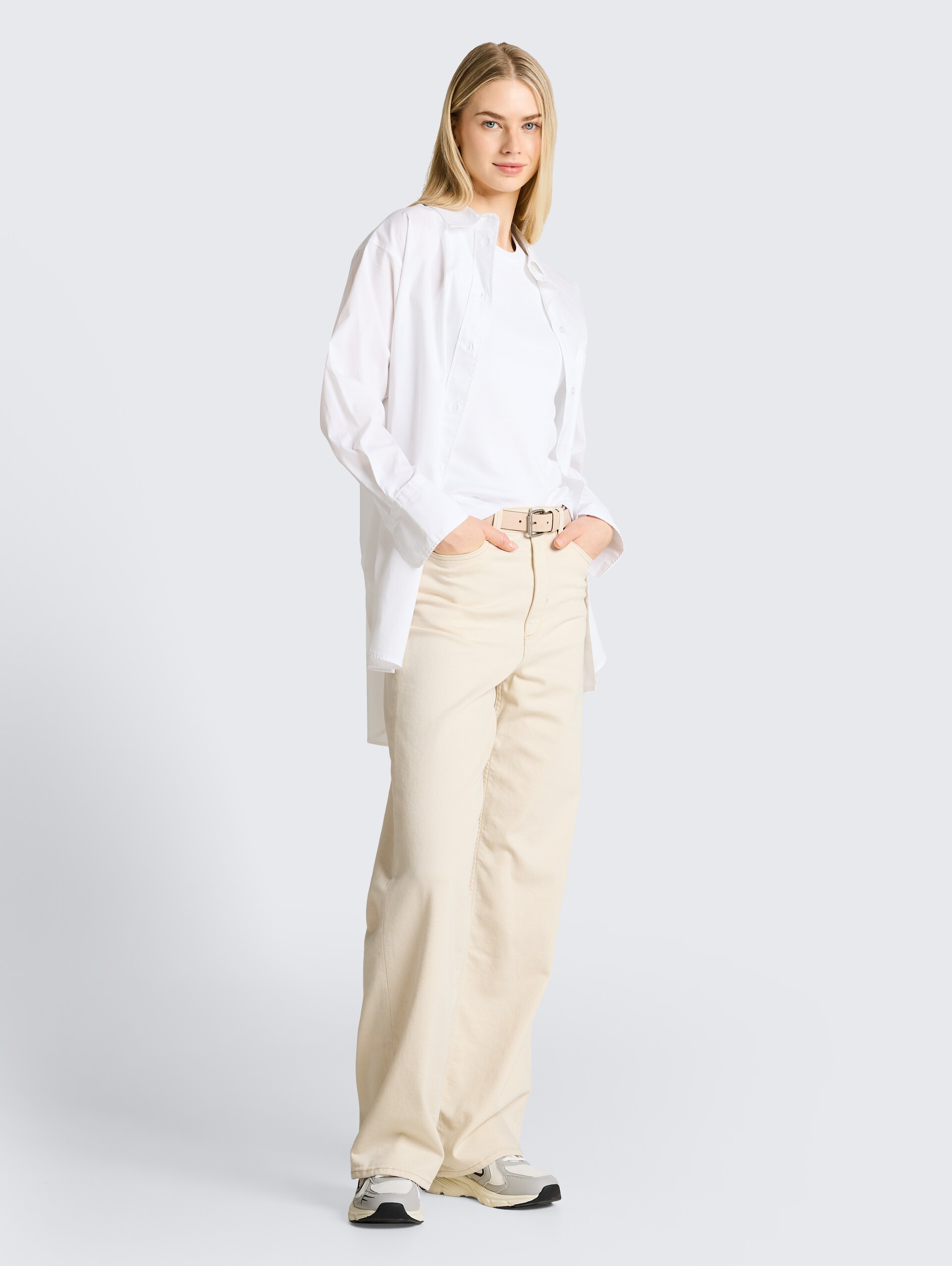 TTLINOU WIDE High-Waisted Jeans - raw offwhite denim - Model front view