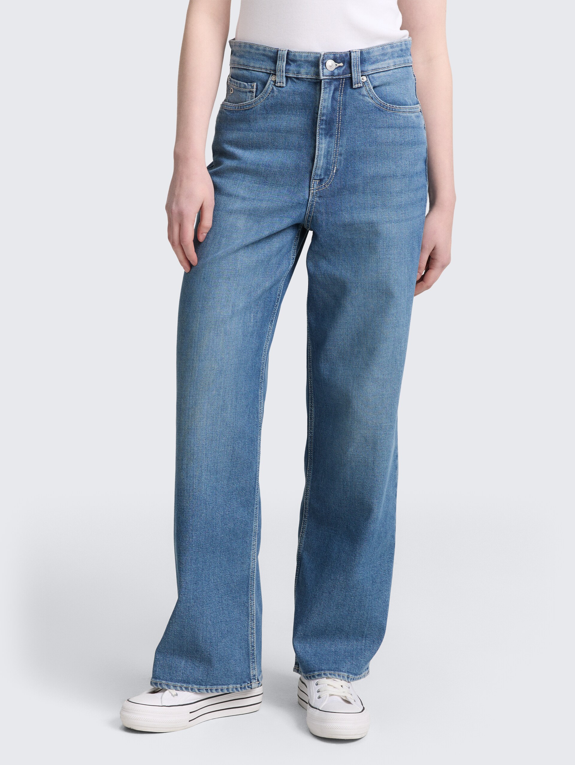 TTLINOU WIDE High Waist Jeans - Used Mid Stone Blue Denim - Ausschnitt Model-Vorderansicht