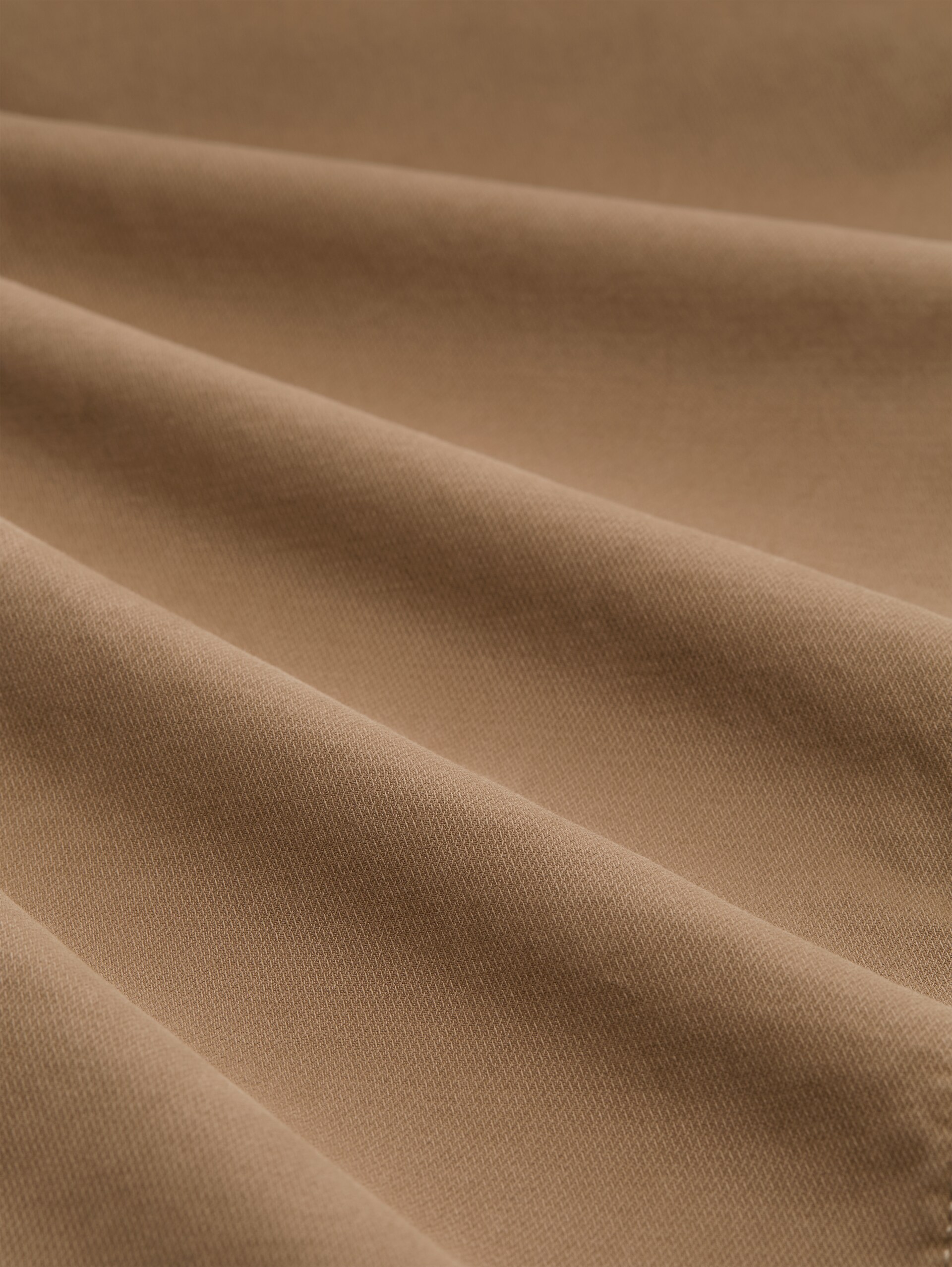 Plus Size - Tapered Chino Hose - Caribou Beige - Material-Ansicht