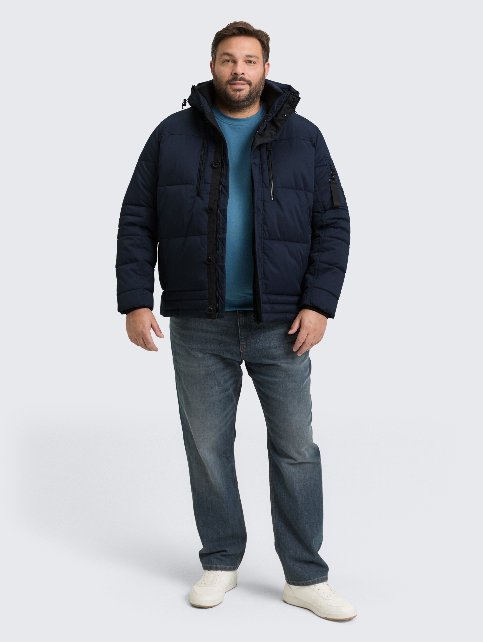 Plus Size - Pufferjacke mit abnehmbarer Kapuze - sky captain blue - seitliche Model-Ansicht