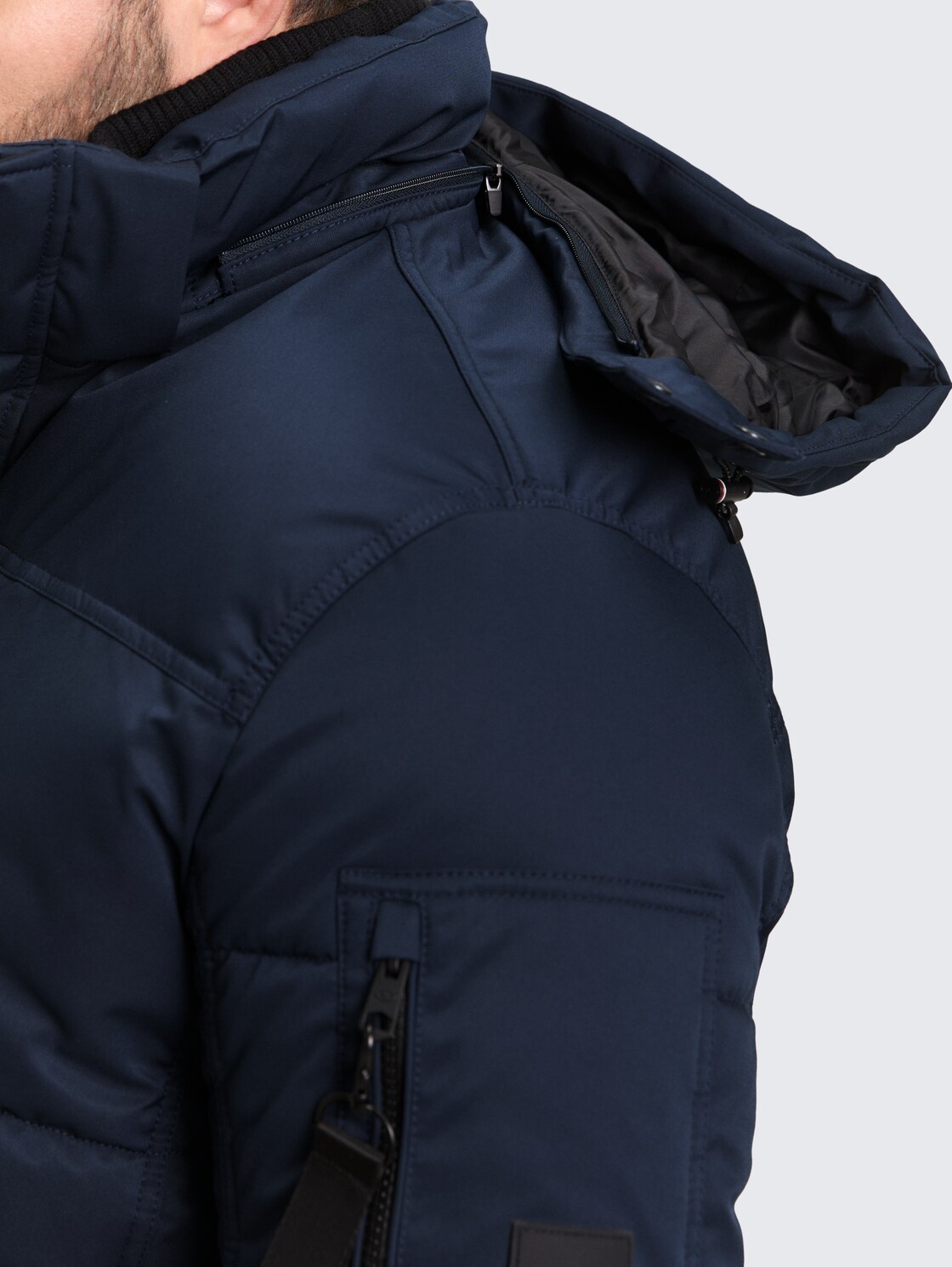 Plus Size - Pufferjacke mit abnehmbarer Kapuze - sky captain blue - Detail-Model-Ansicht