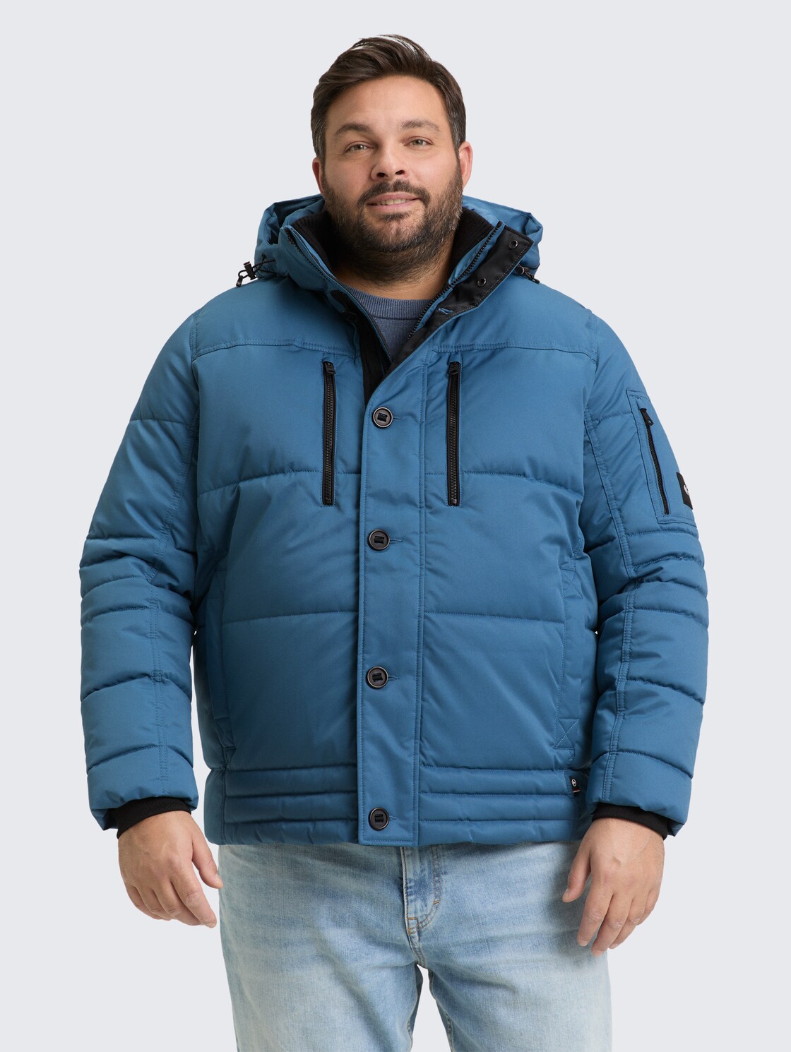 Plus Size - Pufferjacke mit abnehmbarer Kapuze - real teal blue - Model-Vorderansicht