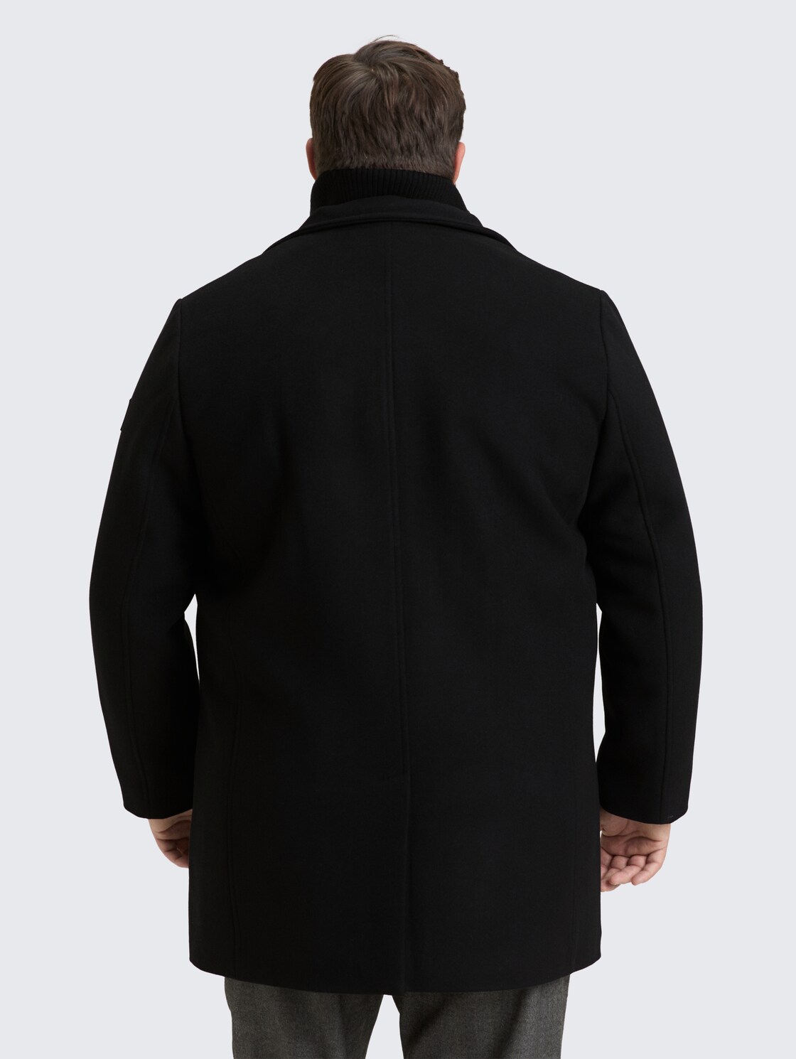 Plus Size - 2-in-1 Wollmantel mit abnehmbarer Innenjacke - Black - Model-Rückansicht