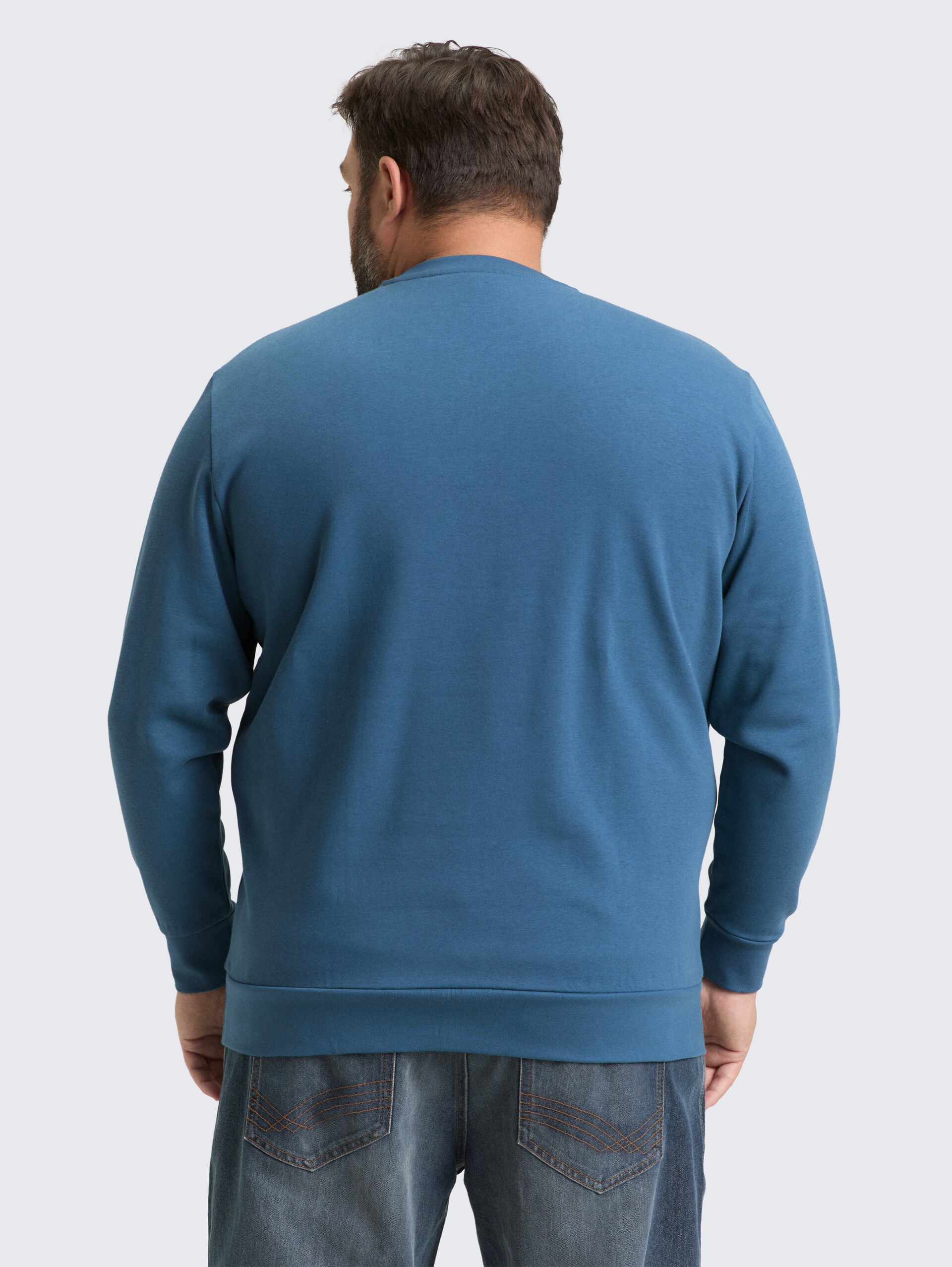 Plus Size - Basic Sweatshirt in Unifarben - real teal blue - Auschnitt Model-Rückansicht