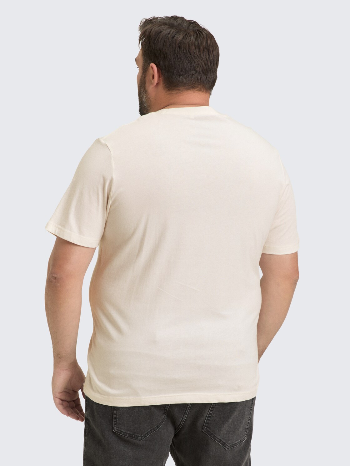 Plus Size - T-Shirt mit Fotoprint - Gardenia White - Auschnitt Model-Rückansicht