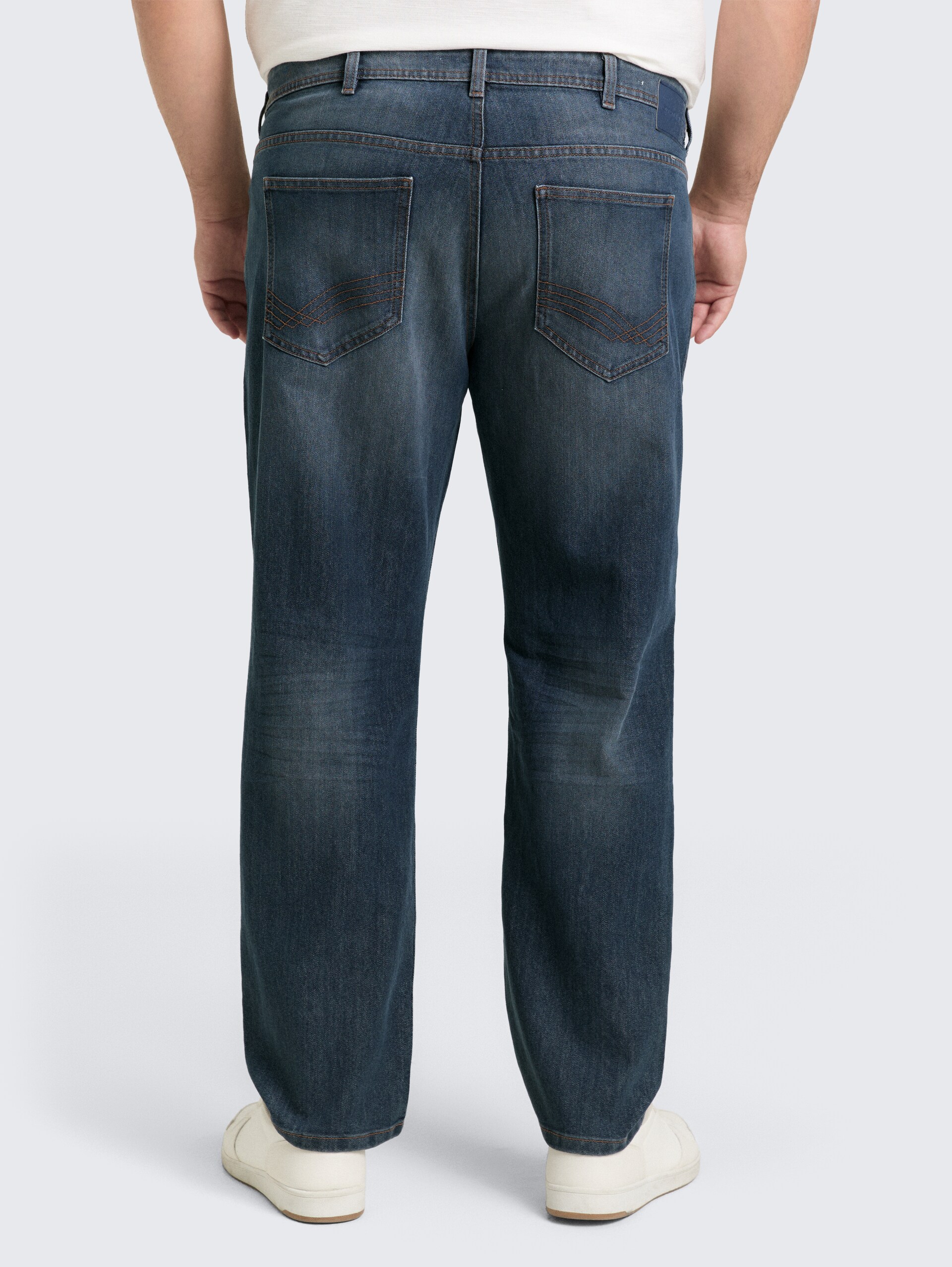 Plus Size - TTPLUS REGULAR Jeans mit Stretch - mid stone blue grey denim - Auschnitt Model-Rückansicht