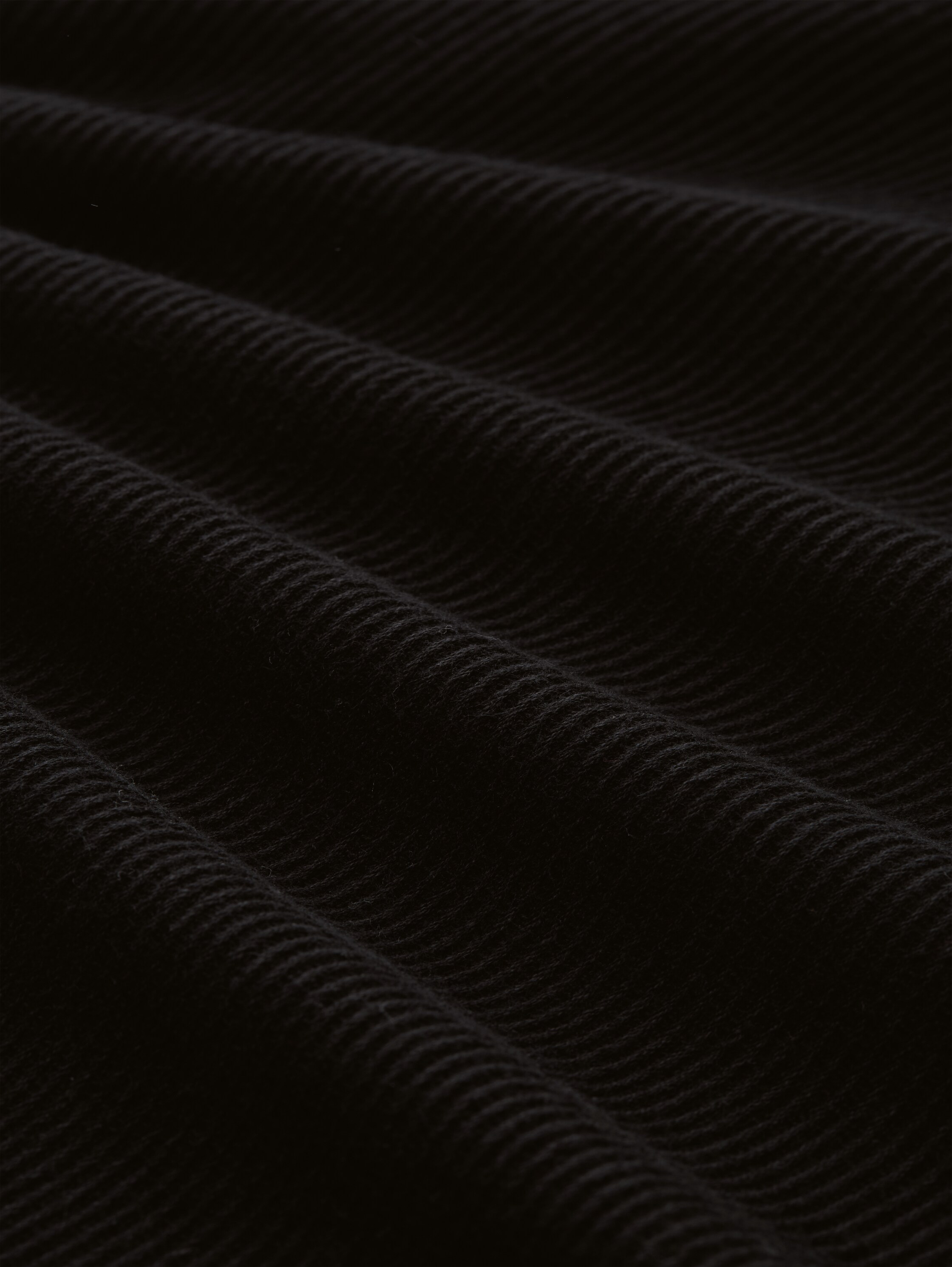 Knitted jumper with hood - black - 