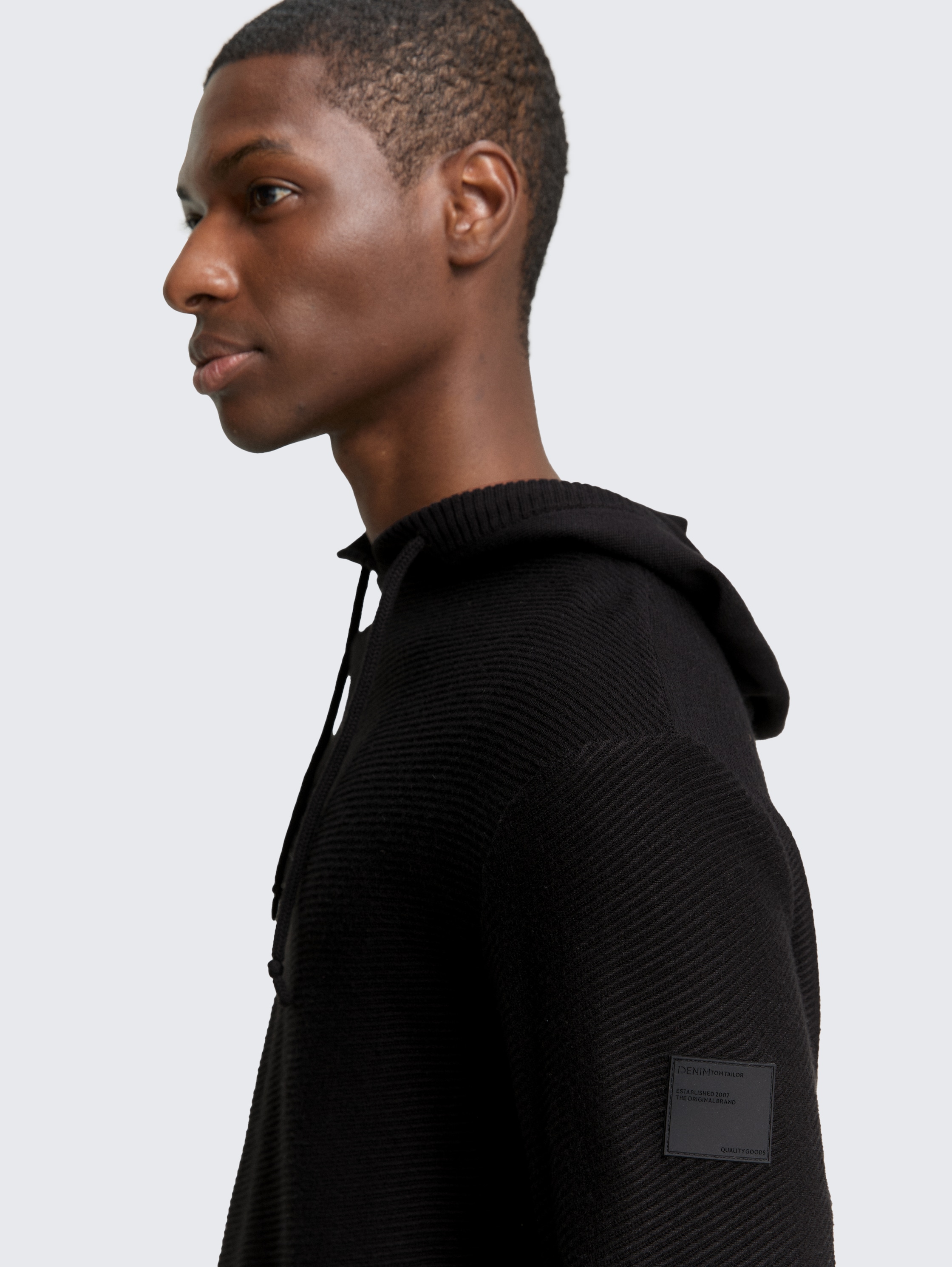 Knitted jumper with hood - black - 