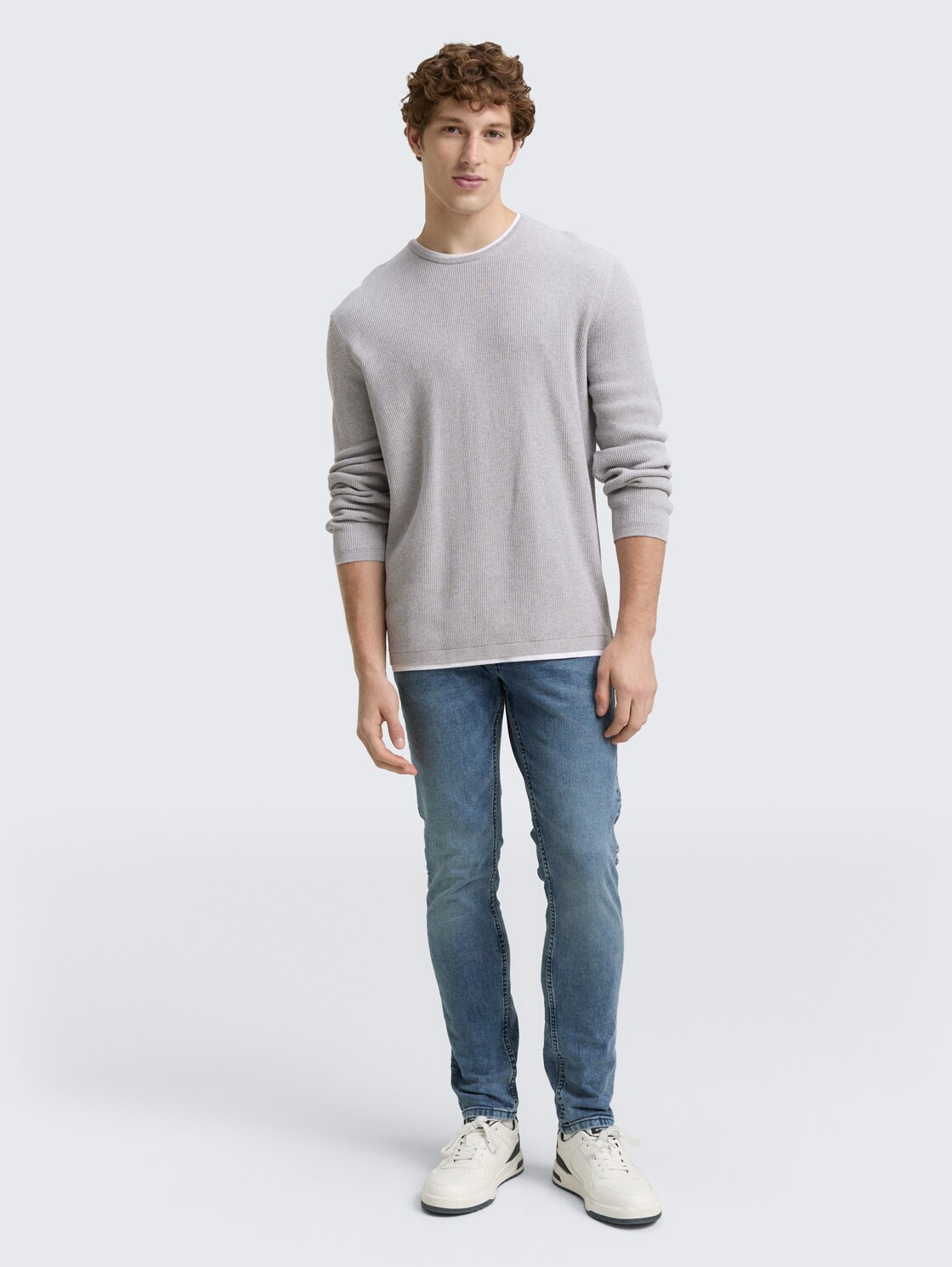 2-in-1 Strickpullover aus Baumwolle - Light Stone Grey Melange - Model-Vorderansicht