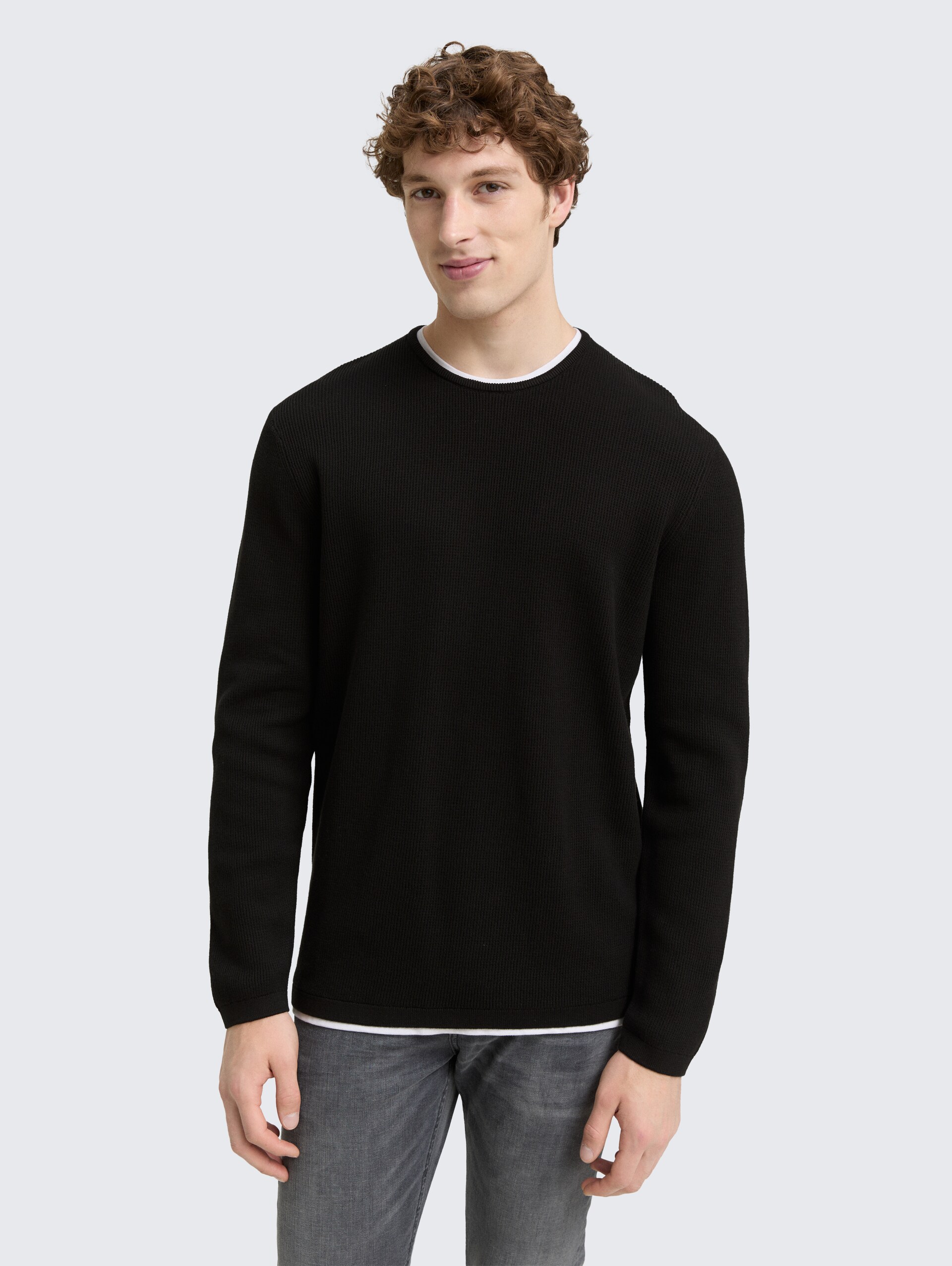 2-in-1 Strickpullover aus Baumwolle - Black - Ausschnitt Model-Vorderansicht