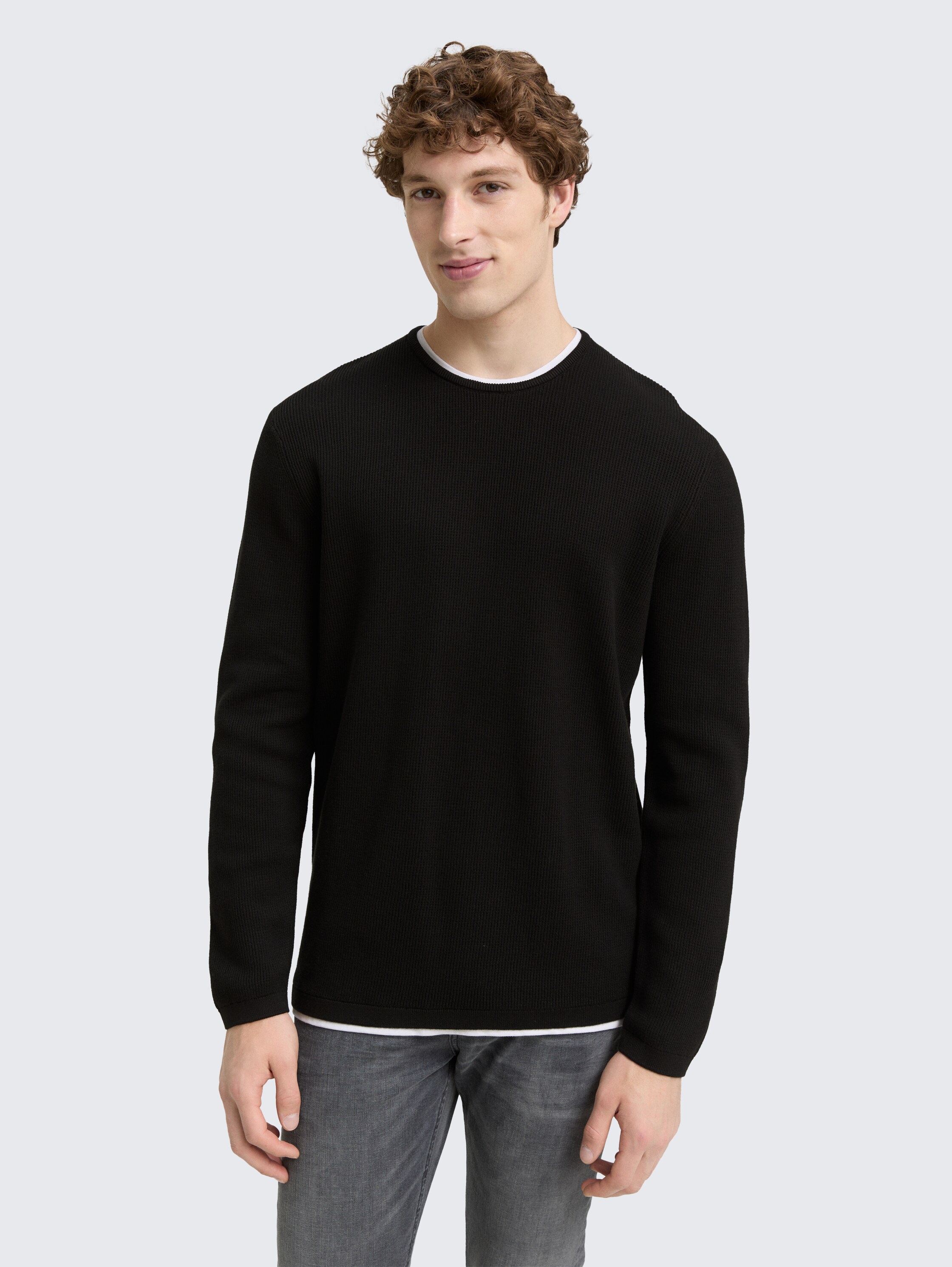 2-in-1 Strickpullover aus Baumwolle - Black - Ausschnitt Model-Vorderansicht