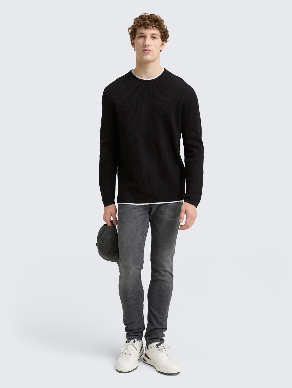 2-in-1 Strickpullover aus Baumwolle - Black - Model-Vorderansicht