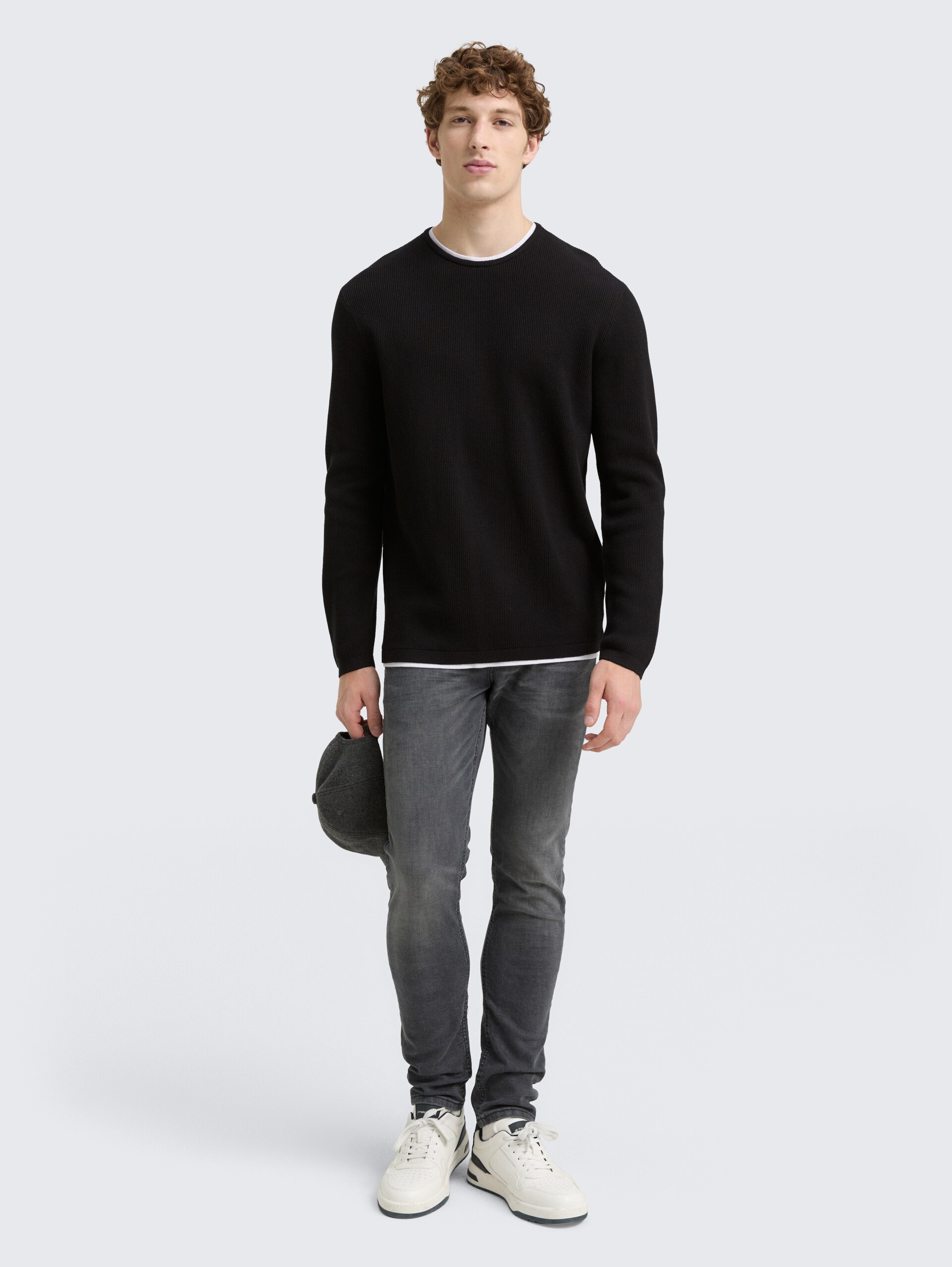 2-in-1 Strickpullover aus Baumwolle - Black - Model-Vorderansicht
