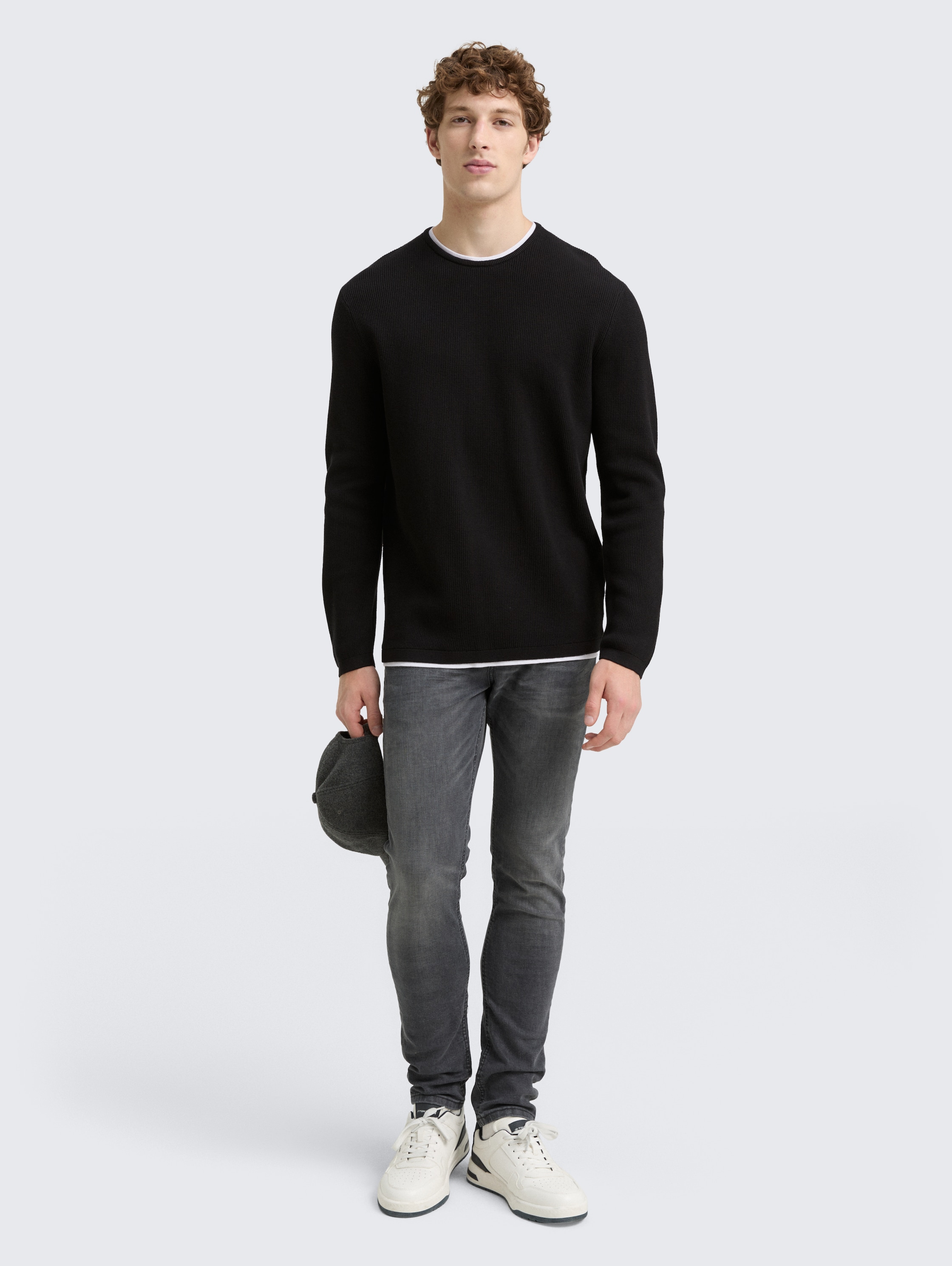 2-in-1 Strickpullover aus Baumwolle - Black - Model-Vorderansicht