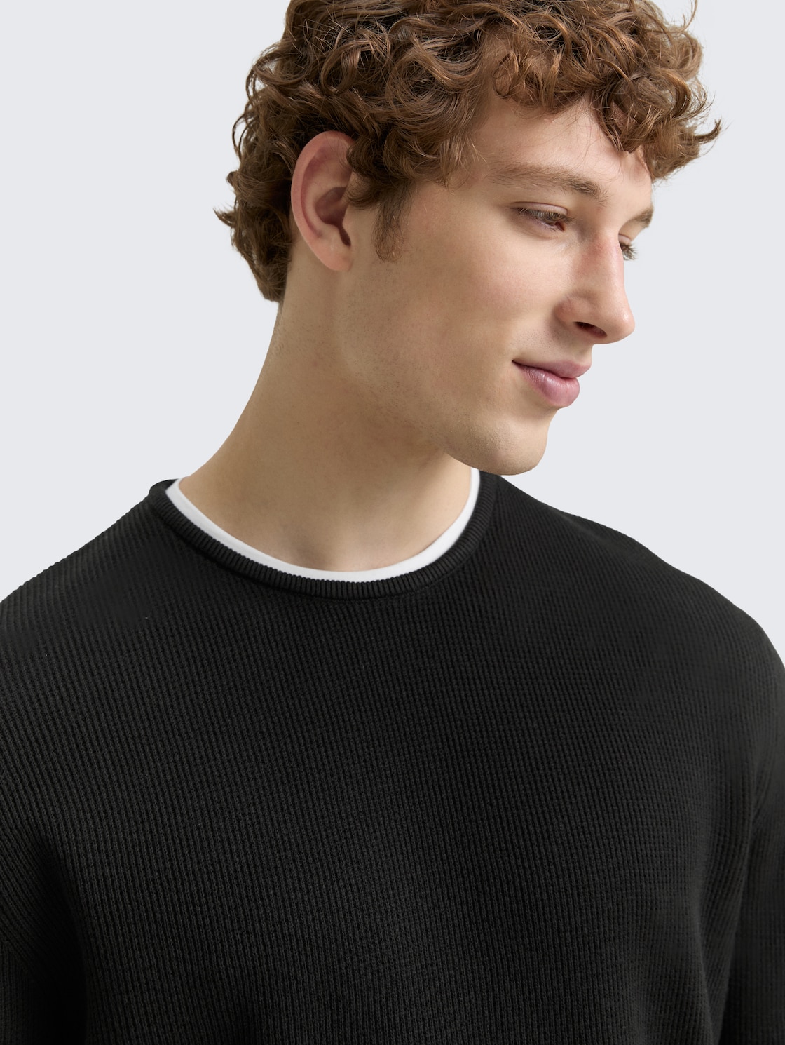 2-in-1 Strickpullover aus Baumwolle - Black - Detail-Model-Ansicht