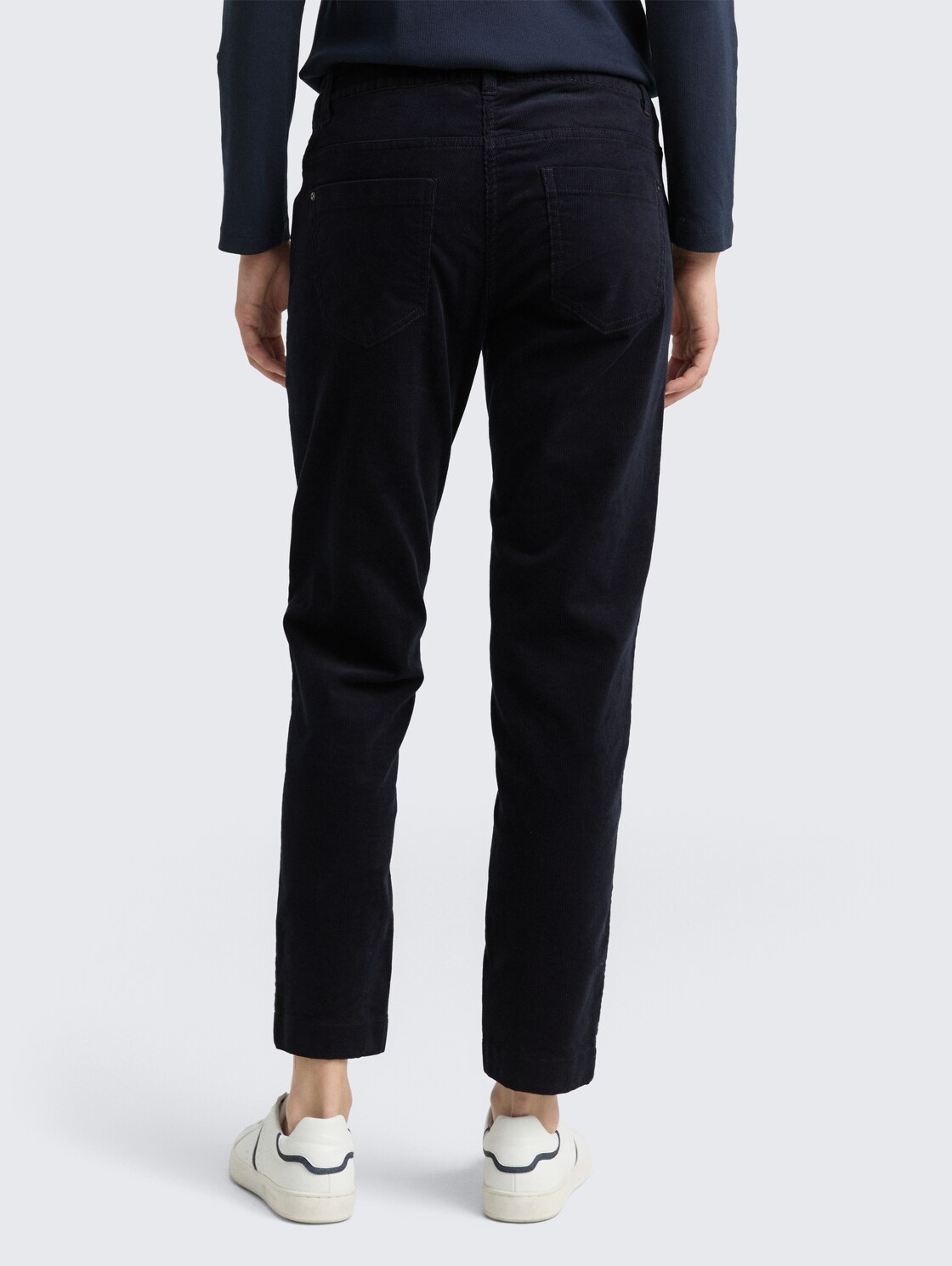 Tapered Relaxed Cordhose - Lunar Eclipse - Auschnitt Model-Rückansicht