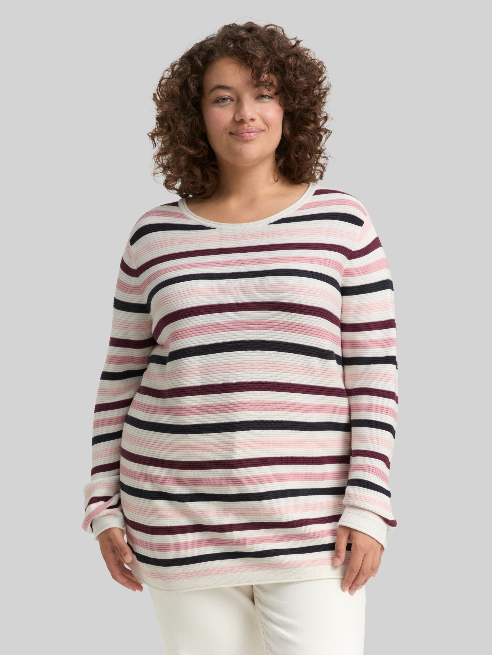 Plus Size - Strickpullover aus Bio-Baumwolle - rose ottoman knit - Ausschnitt Model-Vorderansicht