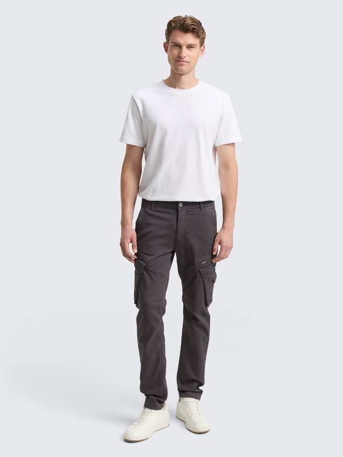 Pantalon cargo fuselé stretch par Men, Tarmac Grey