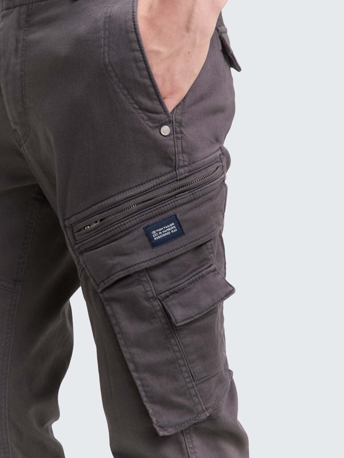Tapered Cargo Hose mit Stretch - Tarmac Grey - Detail-Model-Ansicht