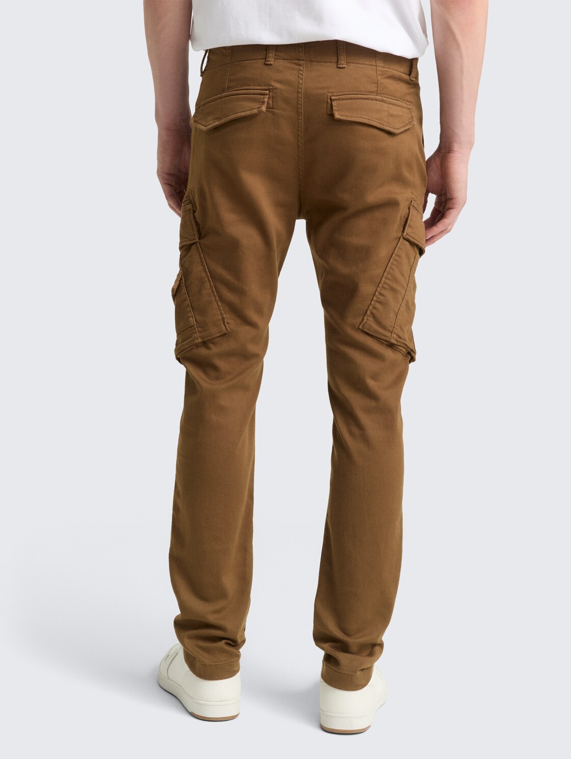 Tapered Cargo Hose mit Stretch - dark palm - Auschnitt Model-Rückansicht