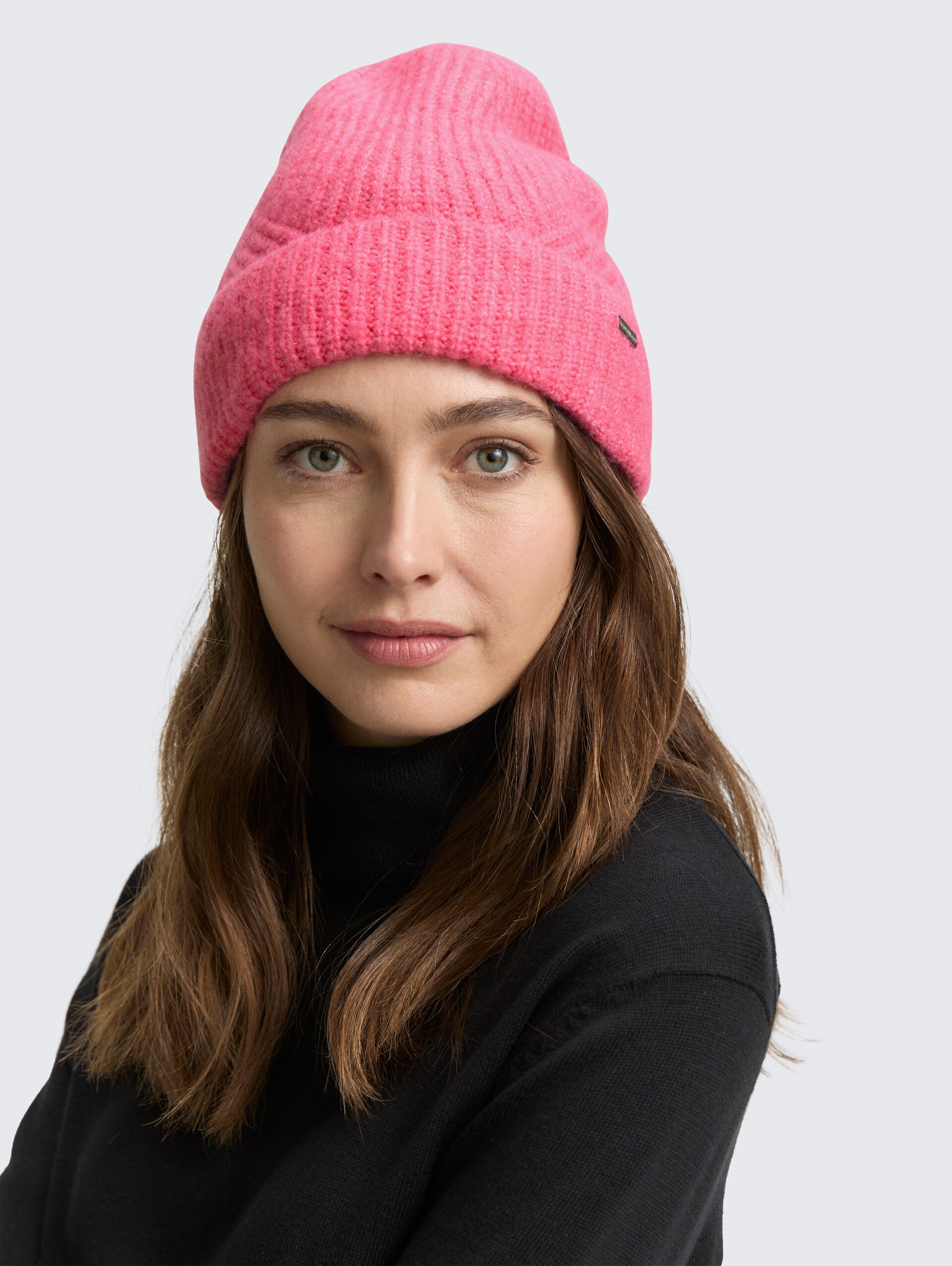Beanie Mütze - charming pink - Ausschnitt Model-Vorderansicht