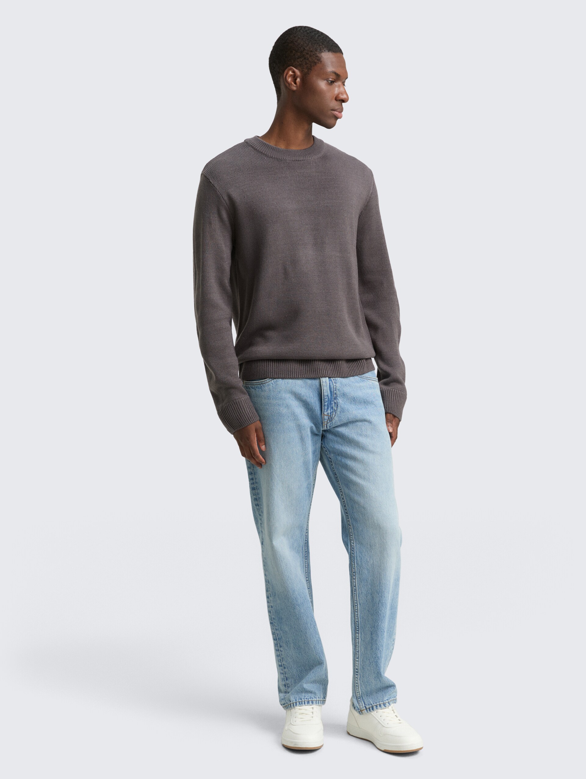 Strickpullover mit Rundhalsausschnitt - classic mid grey - Model-Vorderansicht