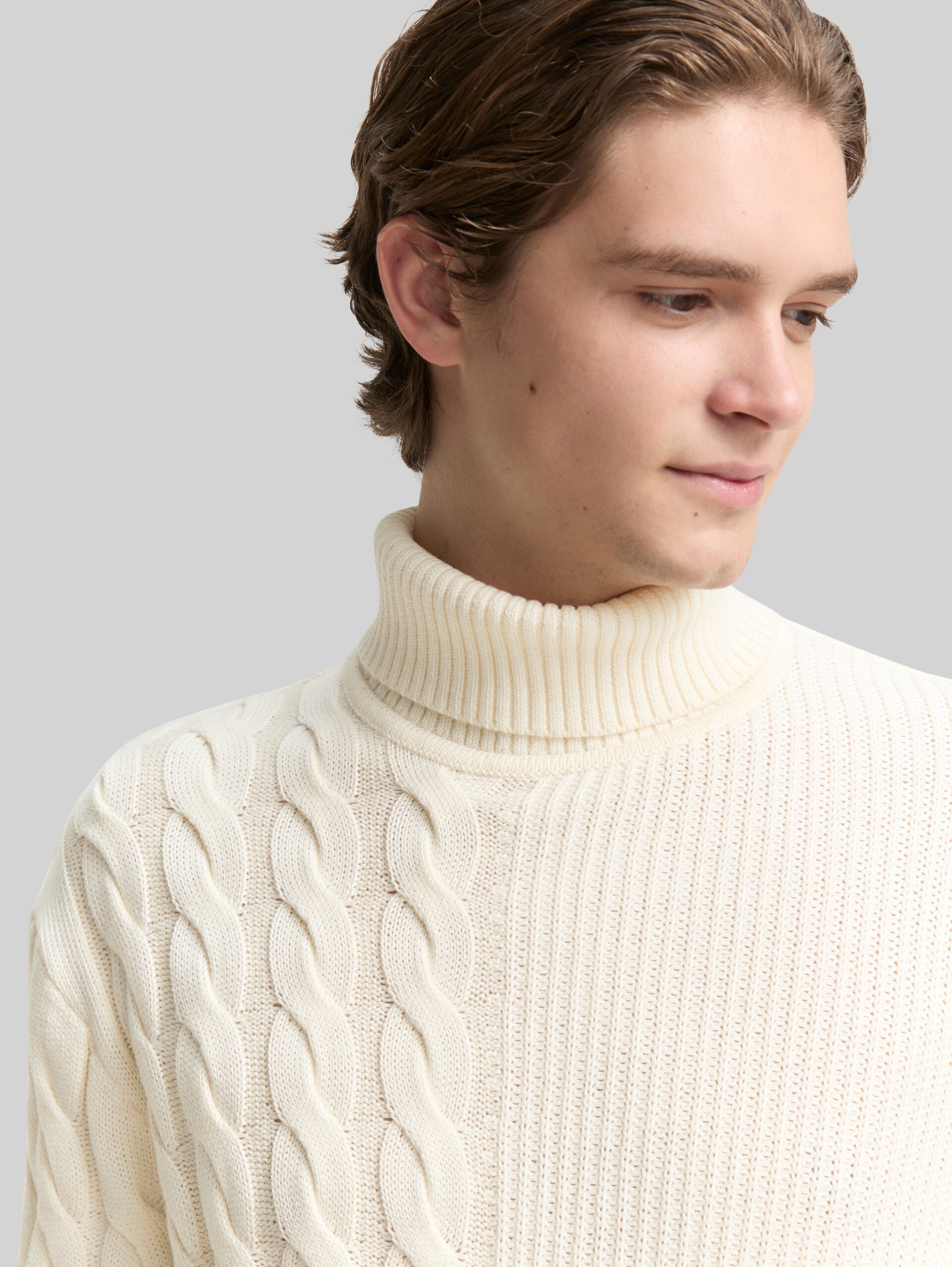 Relaxed fit turtleneck jumper with cable knit - Wool White - Detail model view