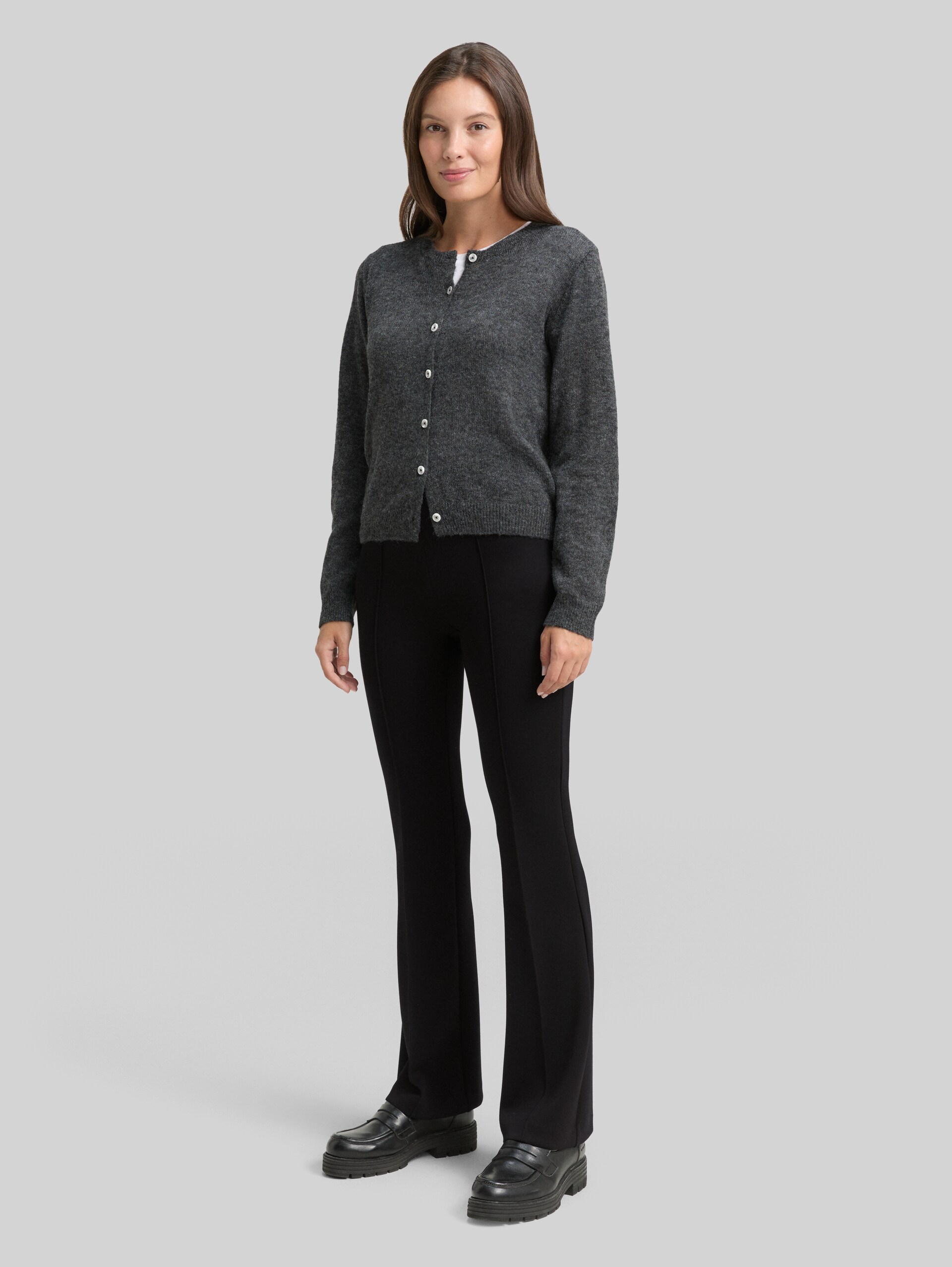 Flared treggings - deep black - Model front view
