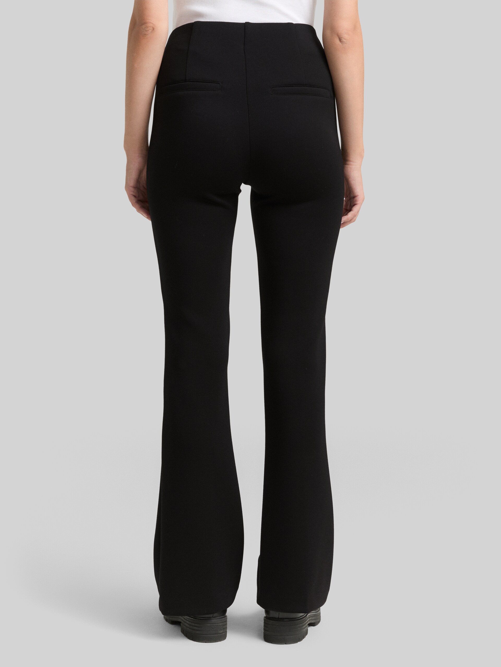 Flared treggings - deep black - Neckline model-back view