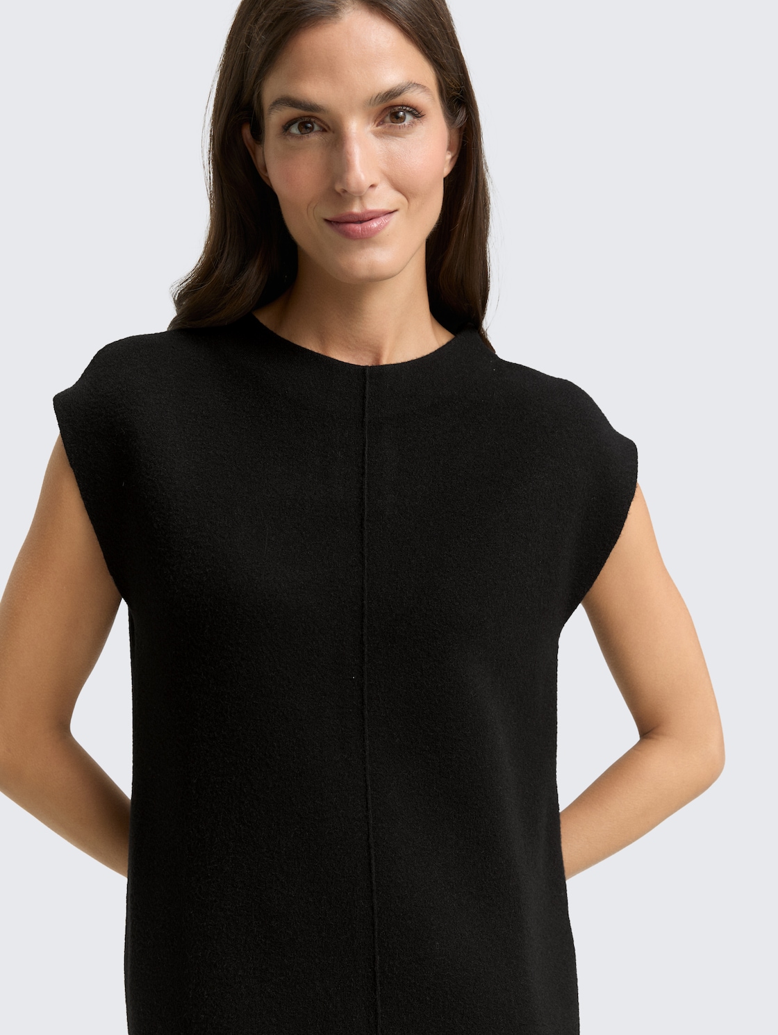 Strickkleid mit Stehkragen - deep black - Detail-Model-Ansicht