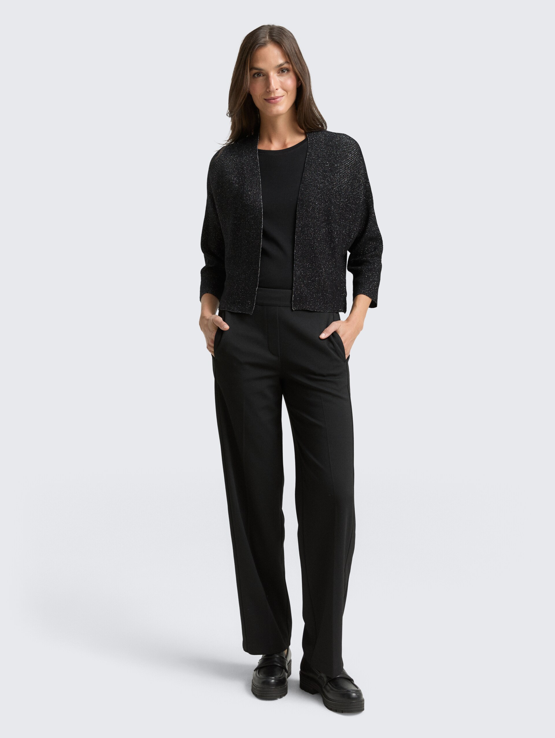 Cropped Cardigan mit Glitzer-Effekt - deep black - Model-Vorderansicht