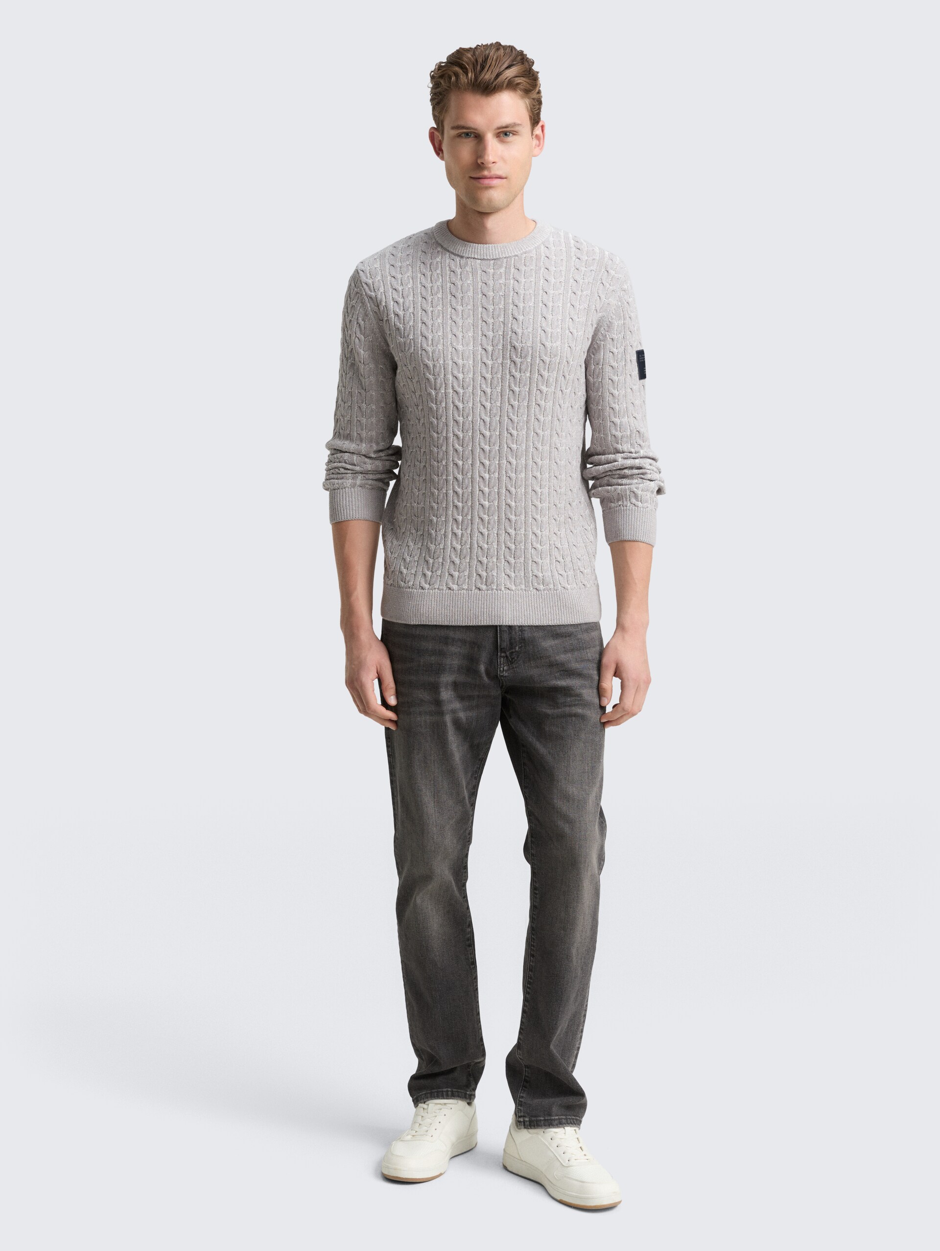 Strickpullover mit Zopfmuster - grey offwhite plated - Model-Vorderansicht