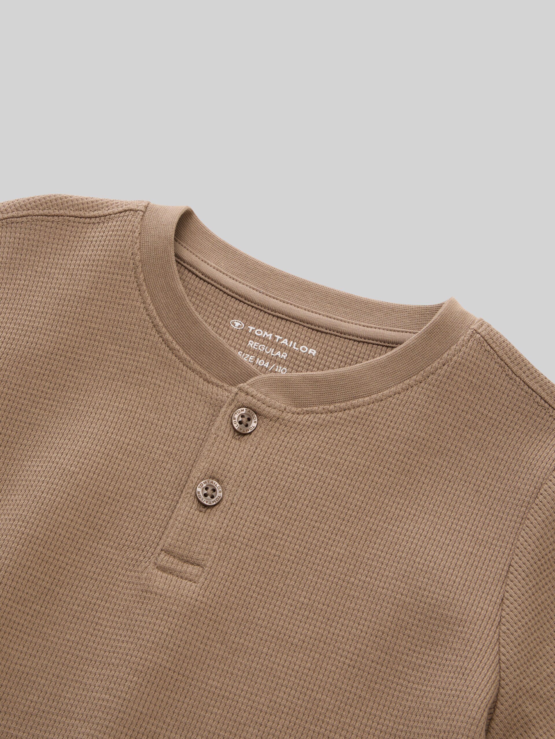 Henley long-sleeved T-shirt with a waffle texture - taupe grey - Detail model view