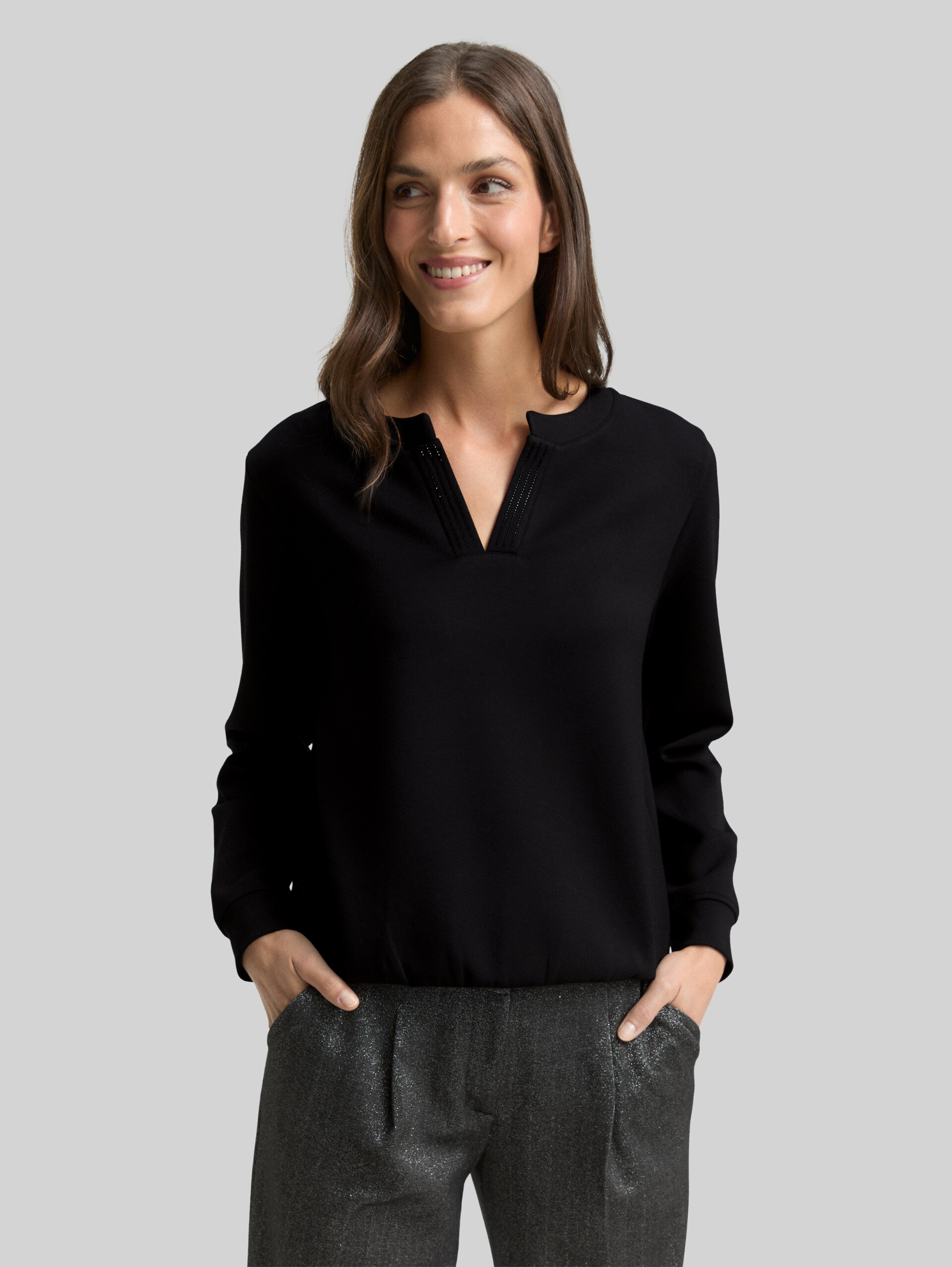 Scuba sweatshirt with rhinestones - deep black - Neckline model front view