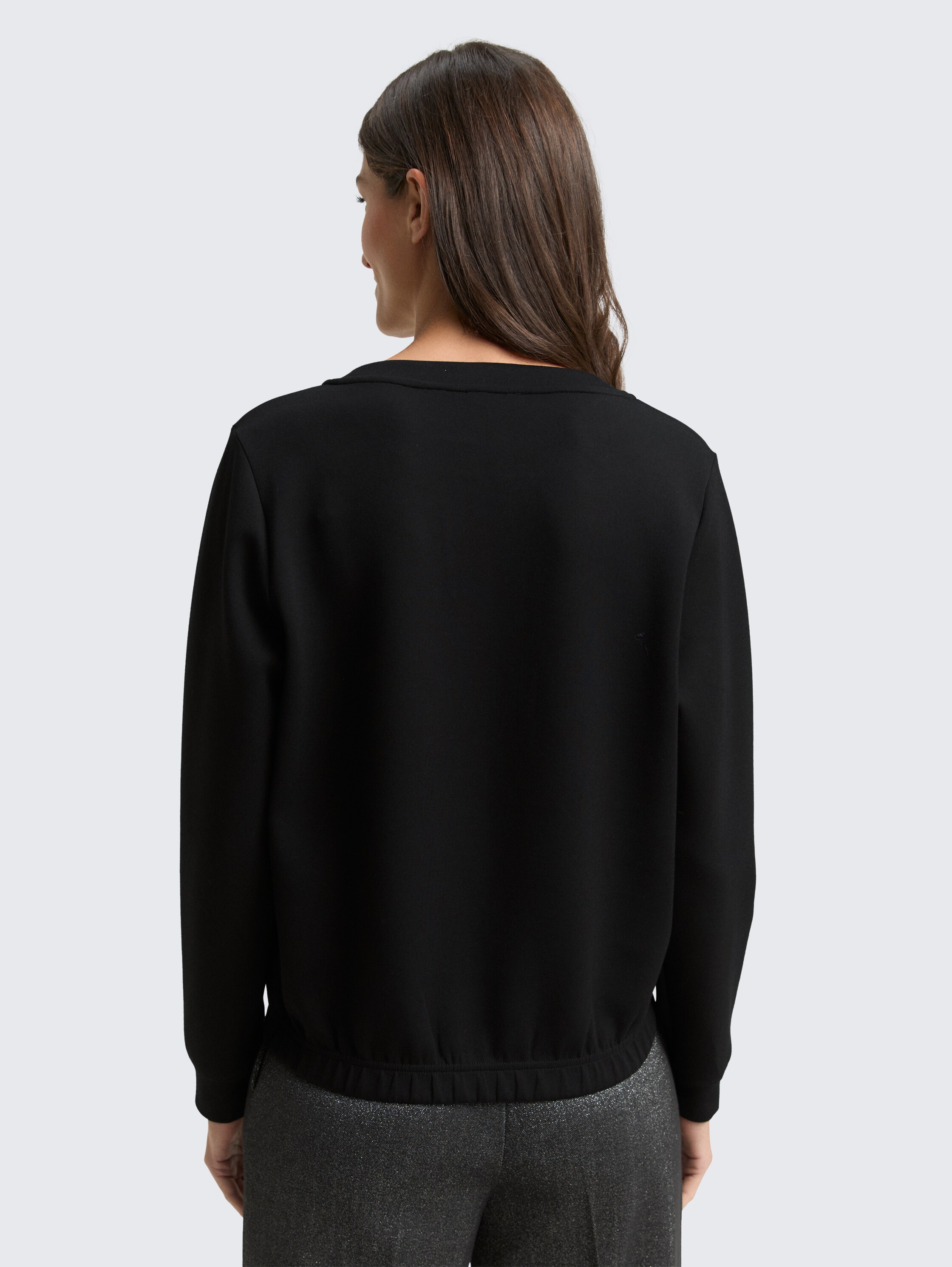 Scuba Sweatshirt mit Strasssteinen - deep black - Auschnitt Model-Rückansicht