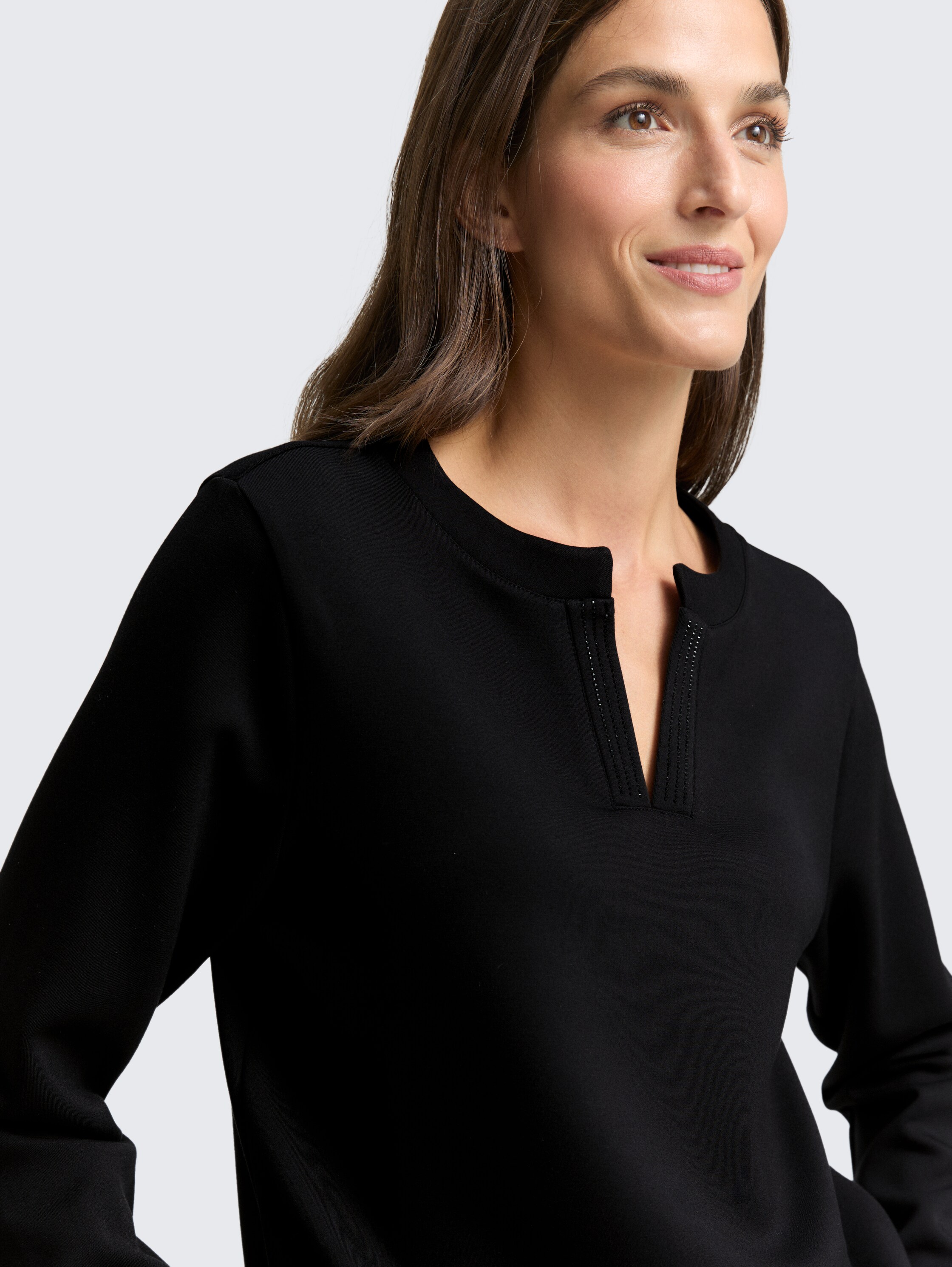 Scuba Sweatshirt mit Strasssteinen - deep black - Detail-Model-Ansicht