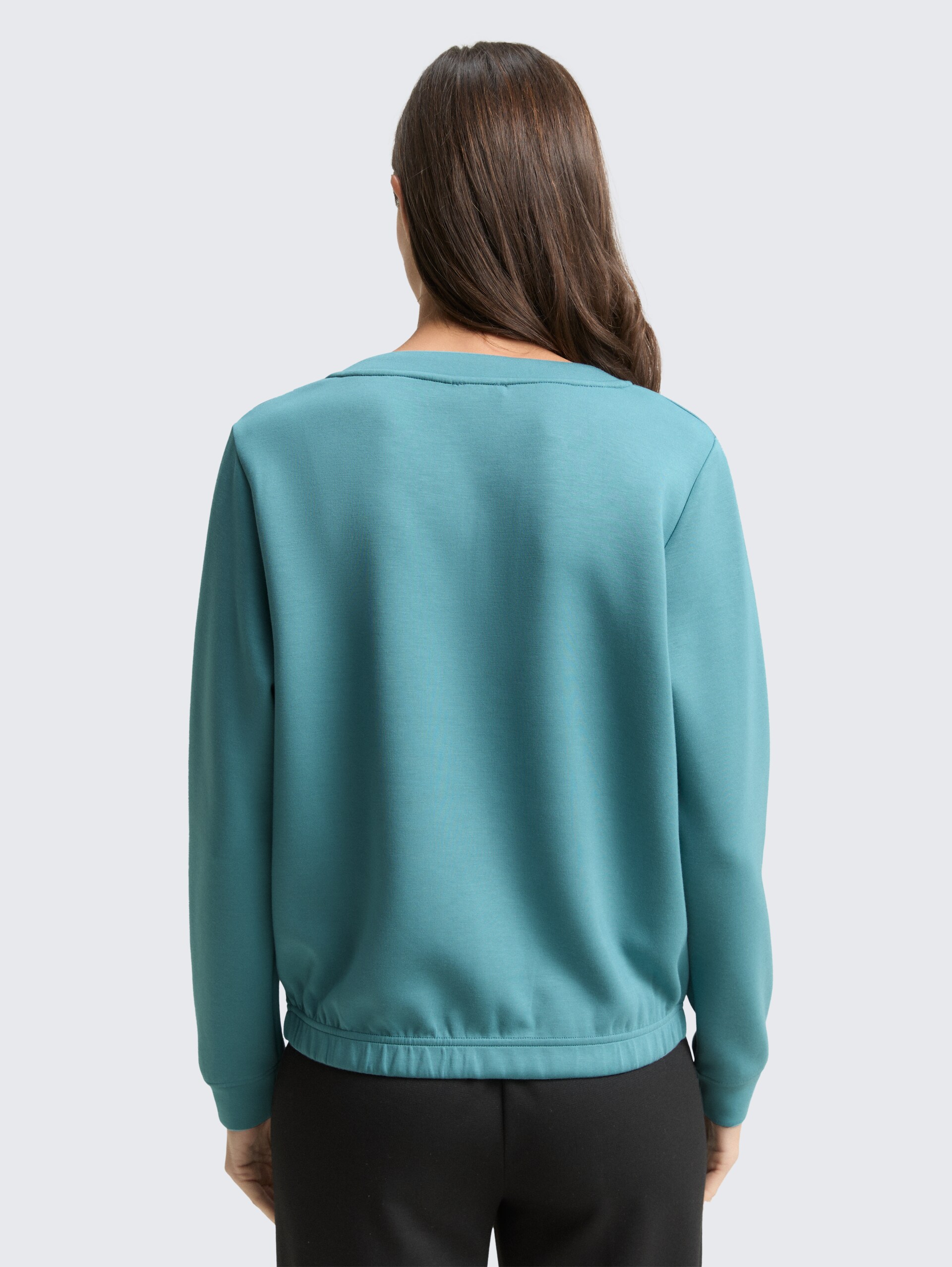 Scuba Sweatshirt mit Strasssteinen - tropical teal - Auschnitt Model-Rückansicht