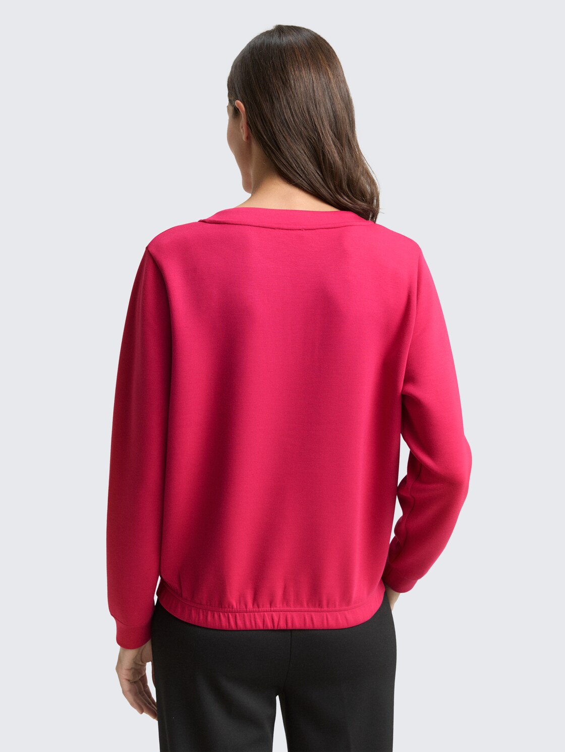 Scuba Sweatshirt mit Strasssteinen - dark pink - Auschnitt Model-Rückansicht