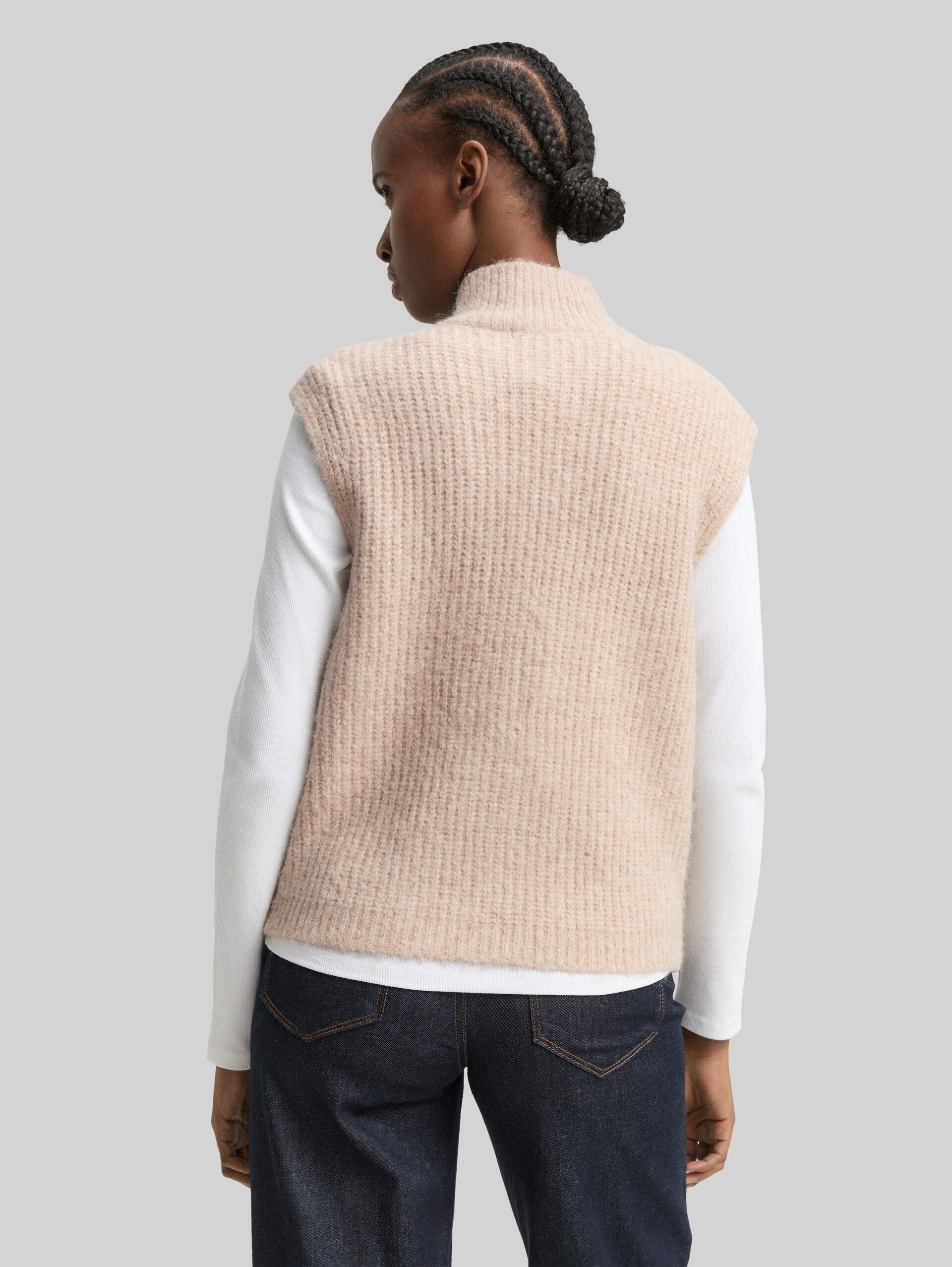 Sleeveless jumper with stand-up collar - cosy beige melange