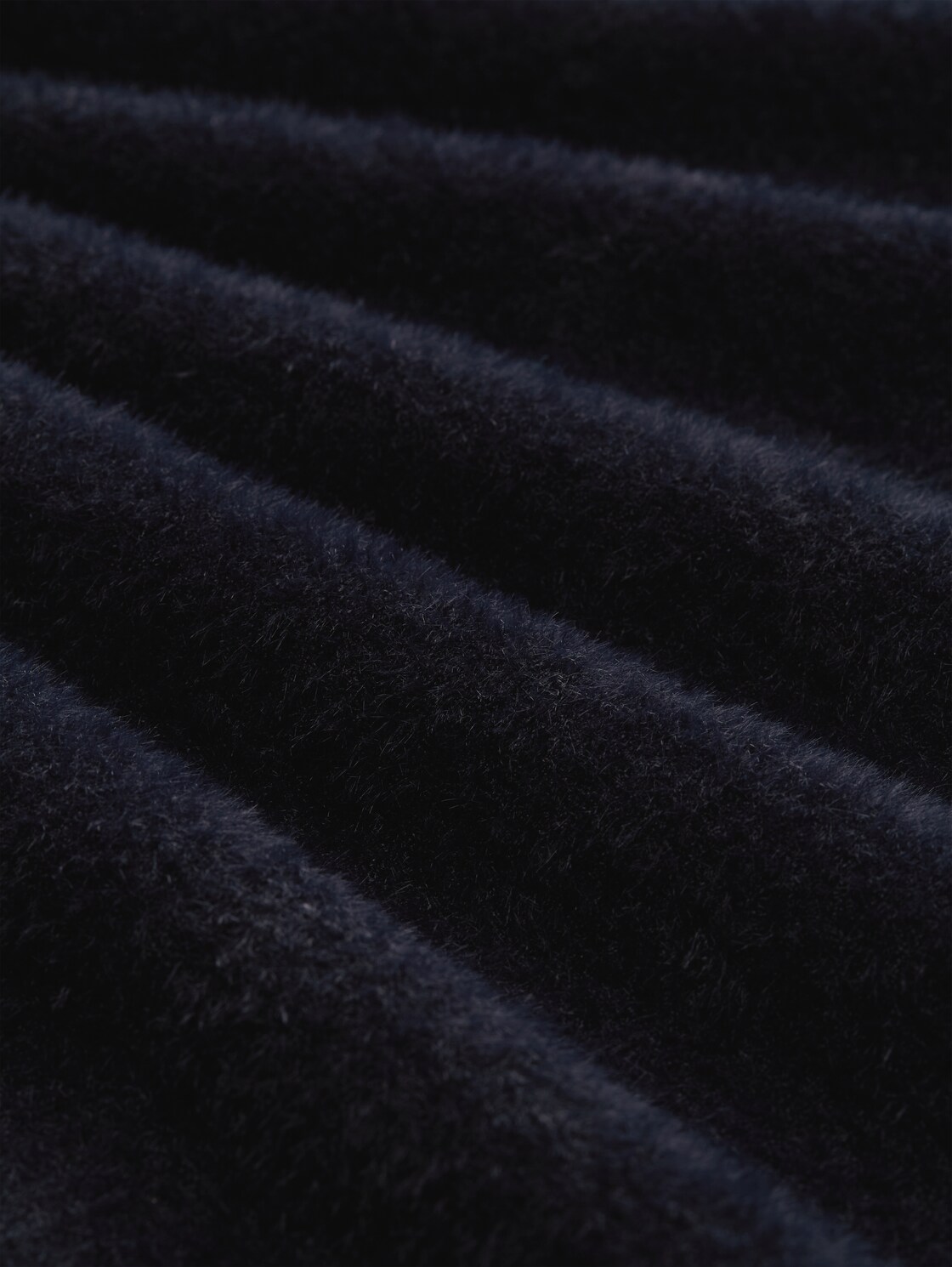 Cardigan aus Federgarn - deep black - Material-Ansicht