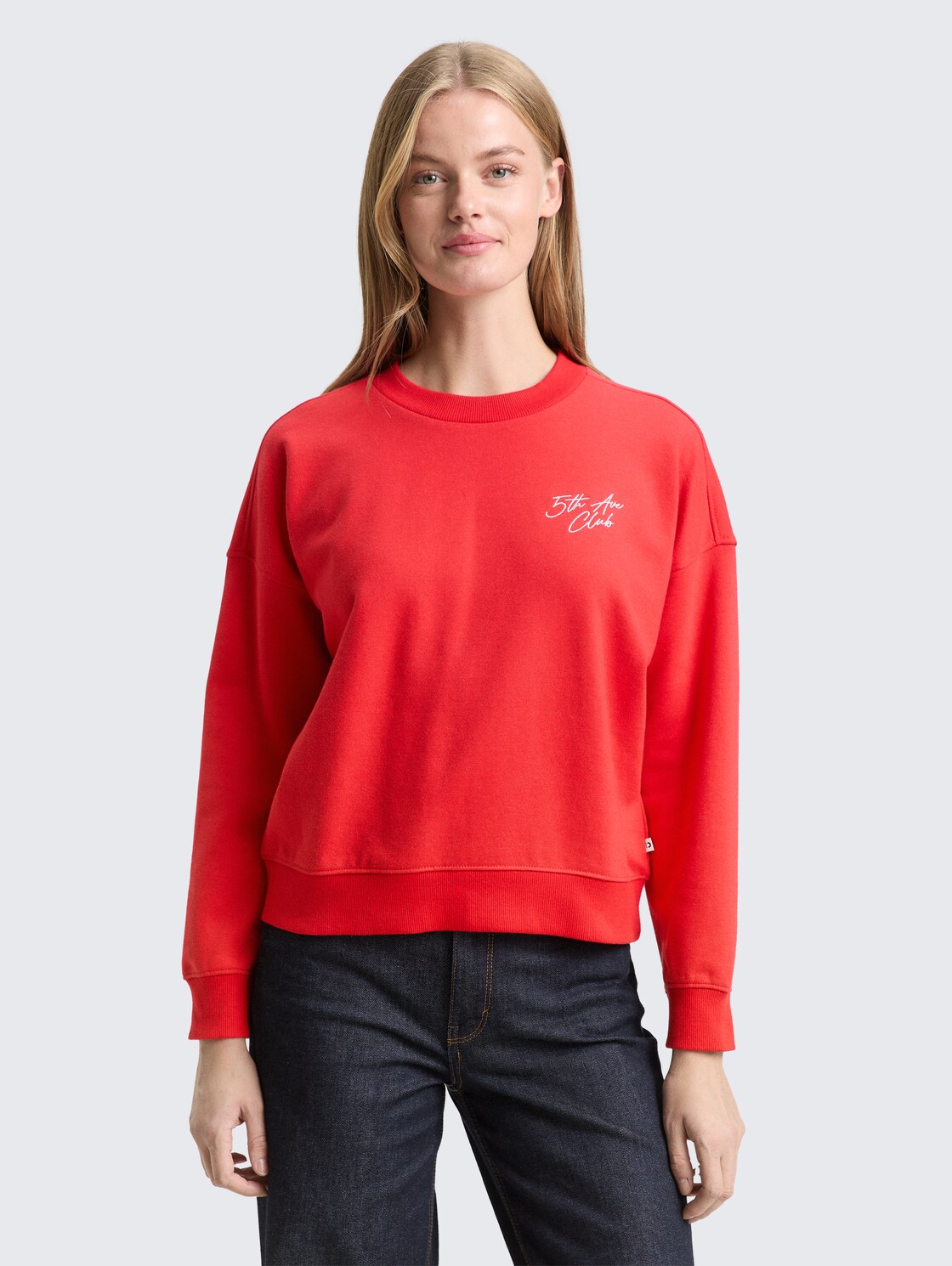 Sweatshirt mit Glitzer-Stickerei - brilliant red - Ausschnitt Model-Vorderansicht