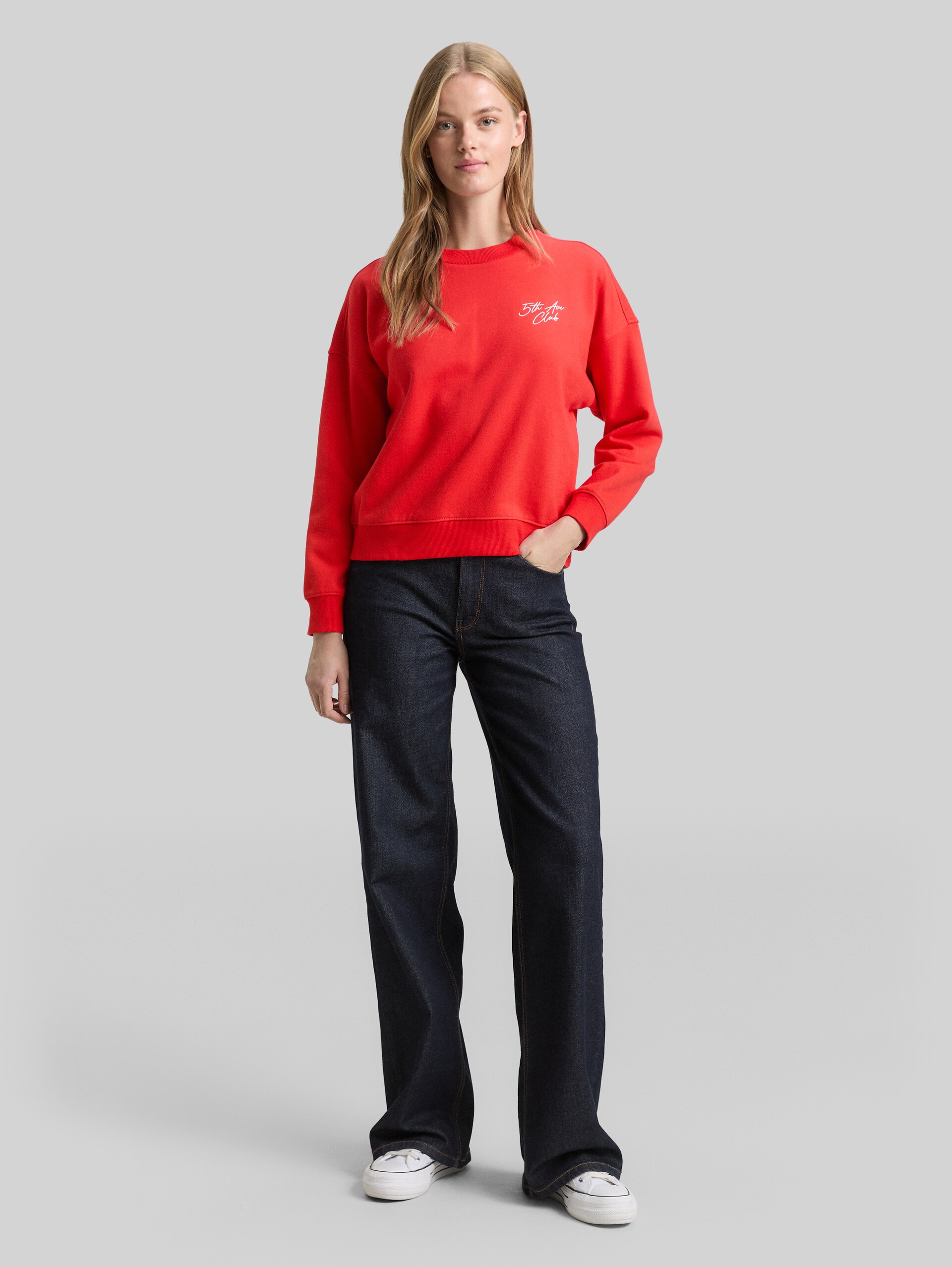 Sweatshirt with glitter embroidery - brilliant red - Model front view