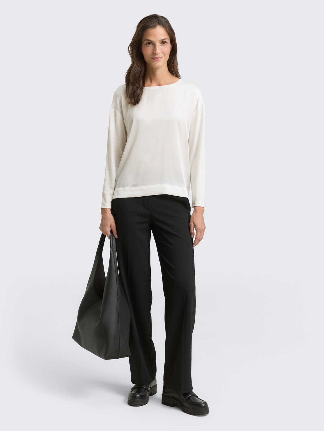 Loose Fit Langarmshirt im Material-Mix - Whisper White - Model-Vorderansicht