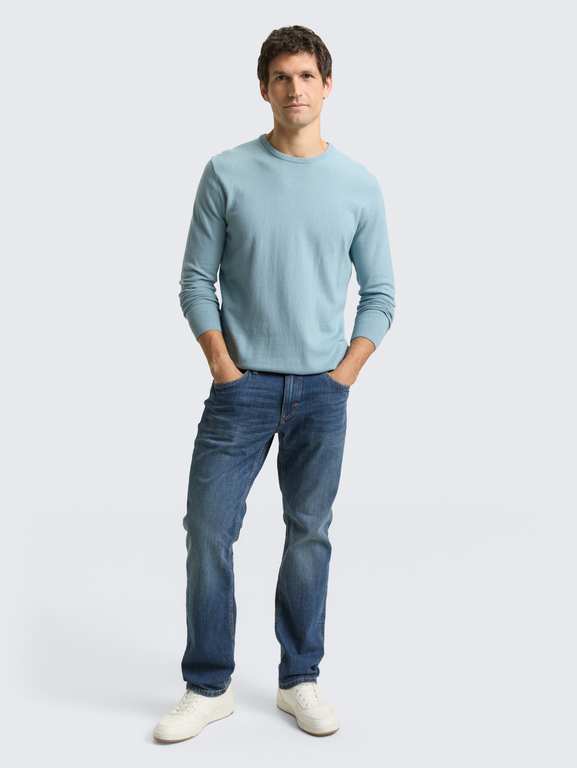 Basic Strickpullover aus Baumwolle - tourmaline - Model-Vorderansicht