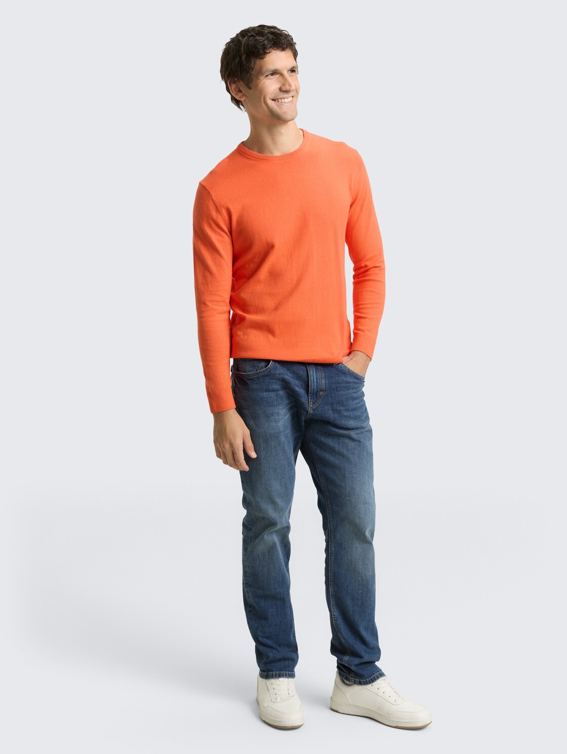 Basic Strickpullover aus Baumwolle - pale red - Model-Vorderansicht